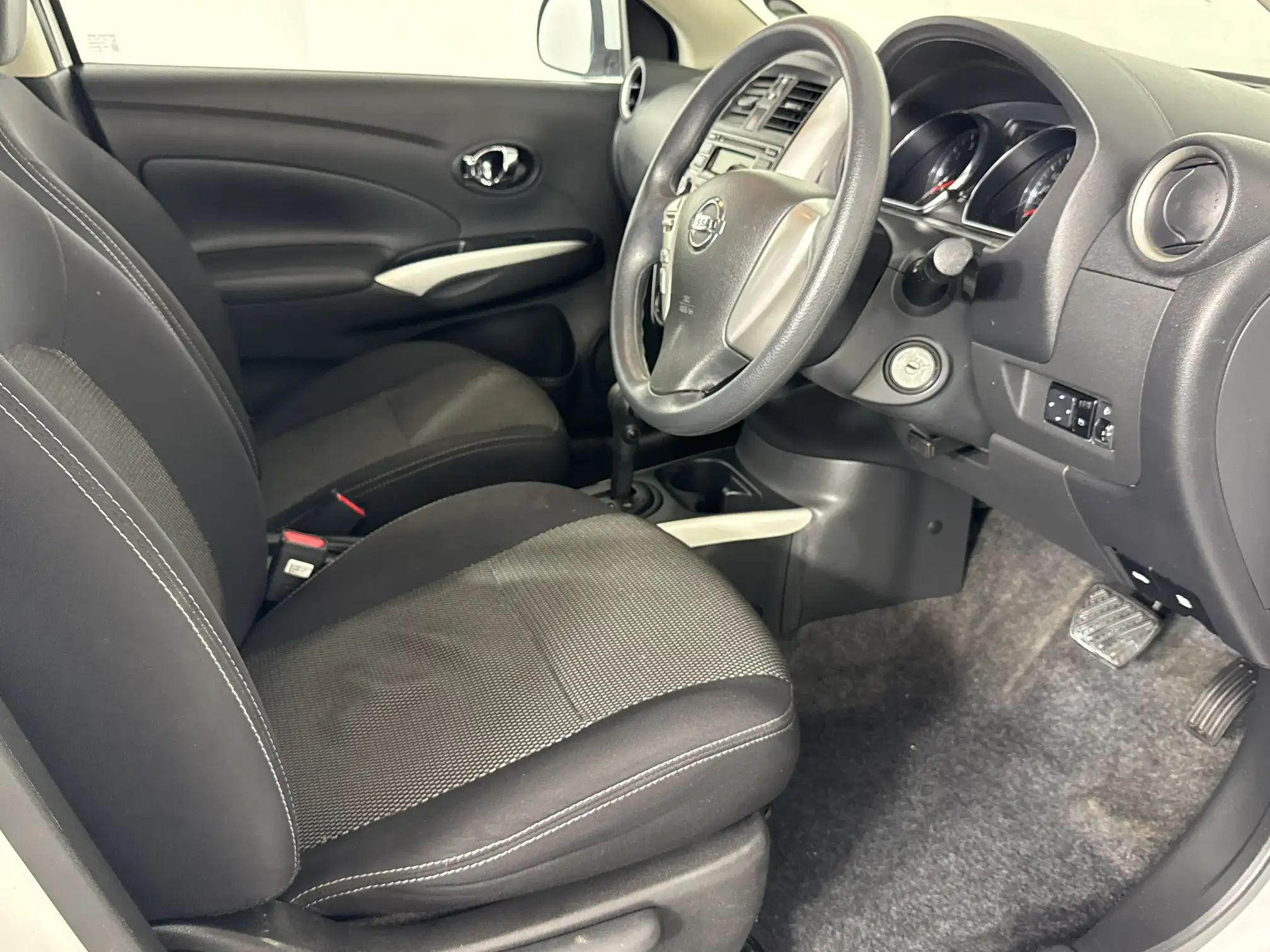 Nissan Almera