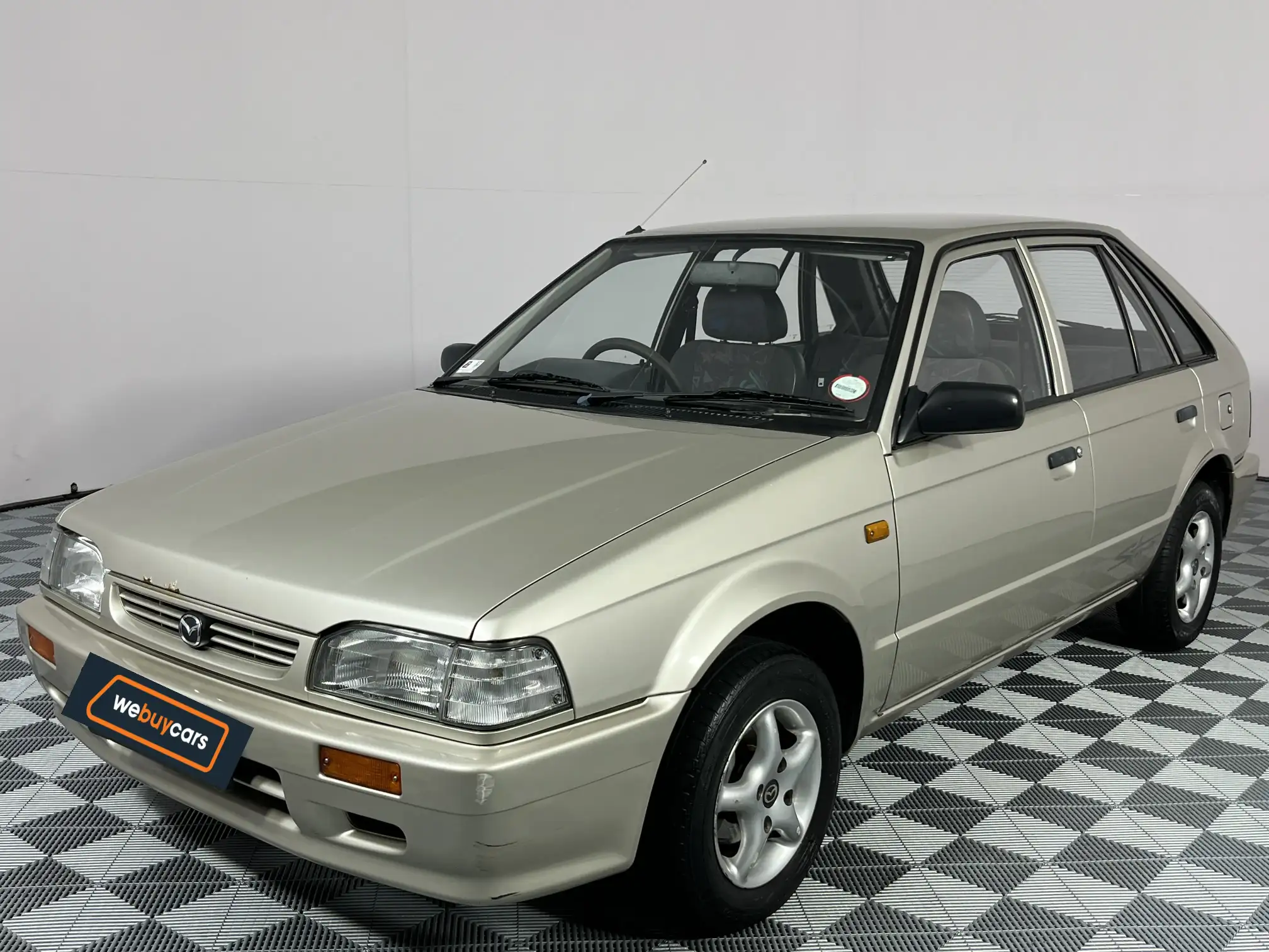 Mazda 323