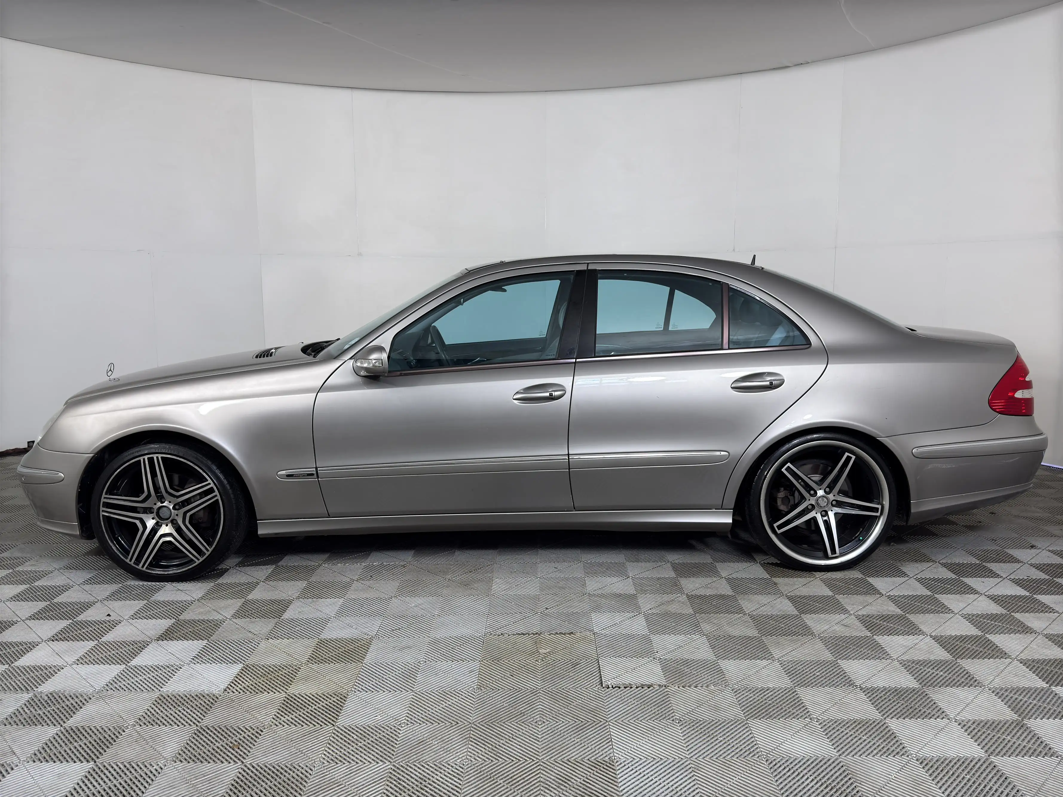 Mercedes-Benz E Class Sedan
