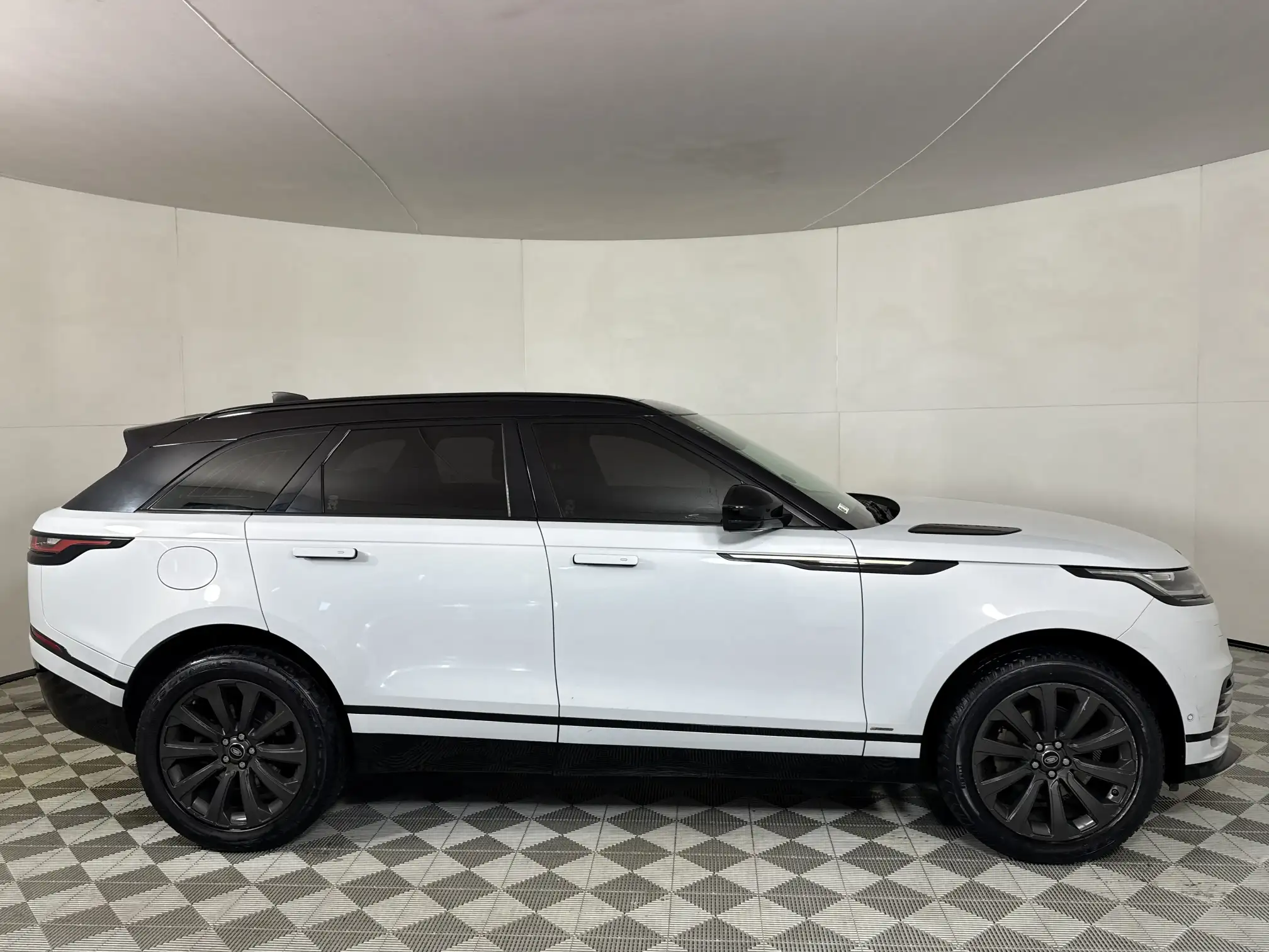 Land Rover Velar