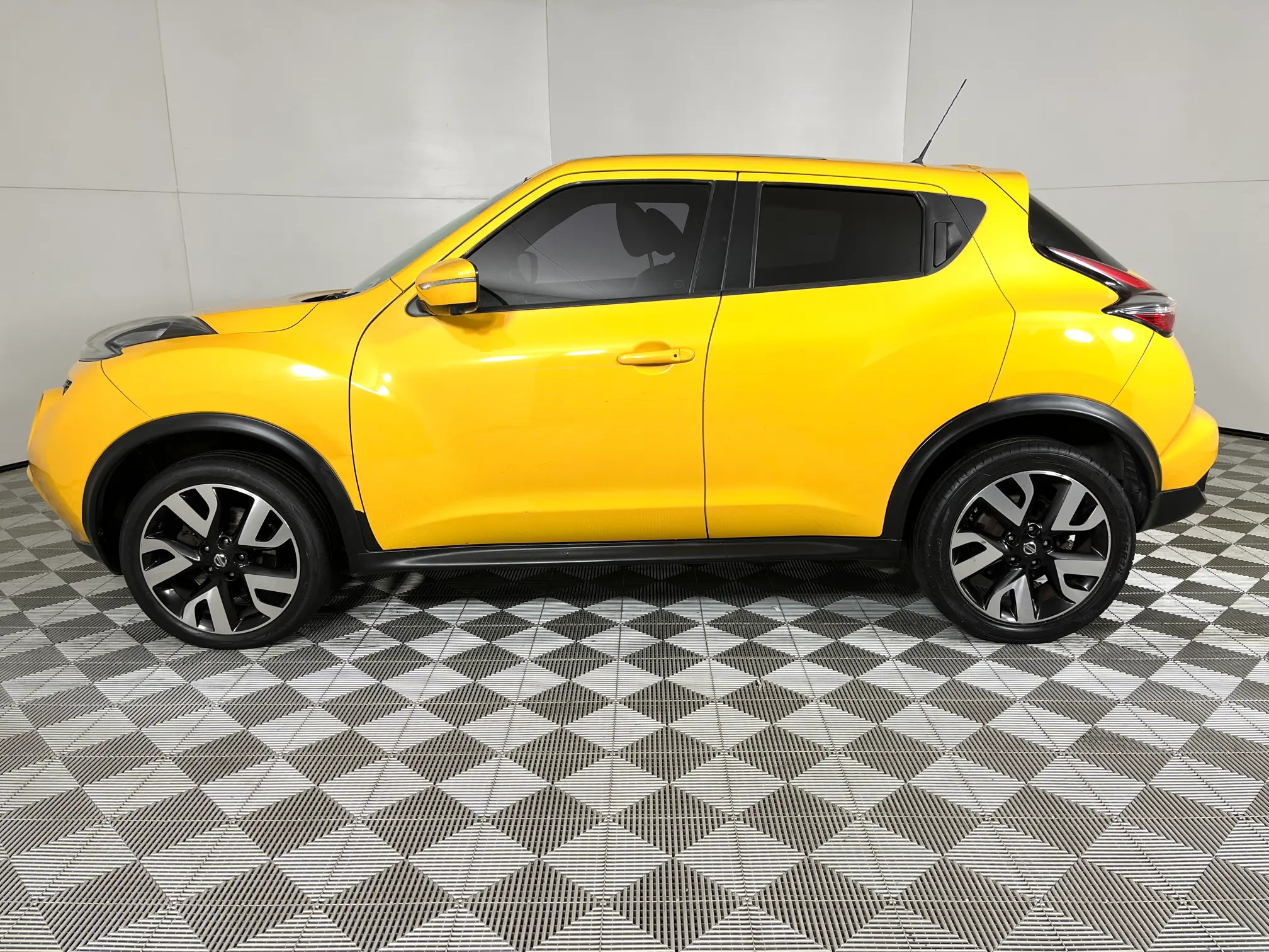 Used 2016 Nissan Juke 1.6T Tekna For Sale | WeBuyCars