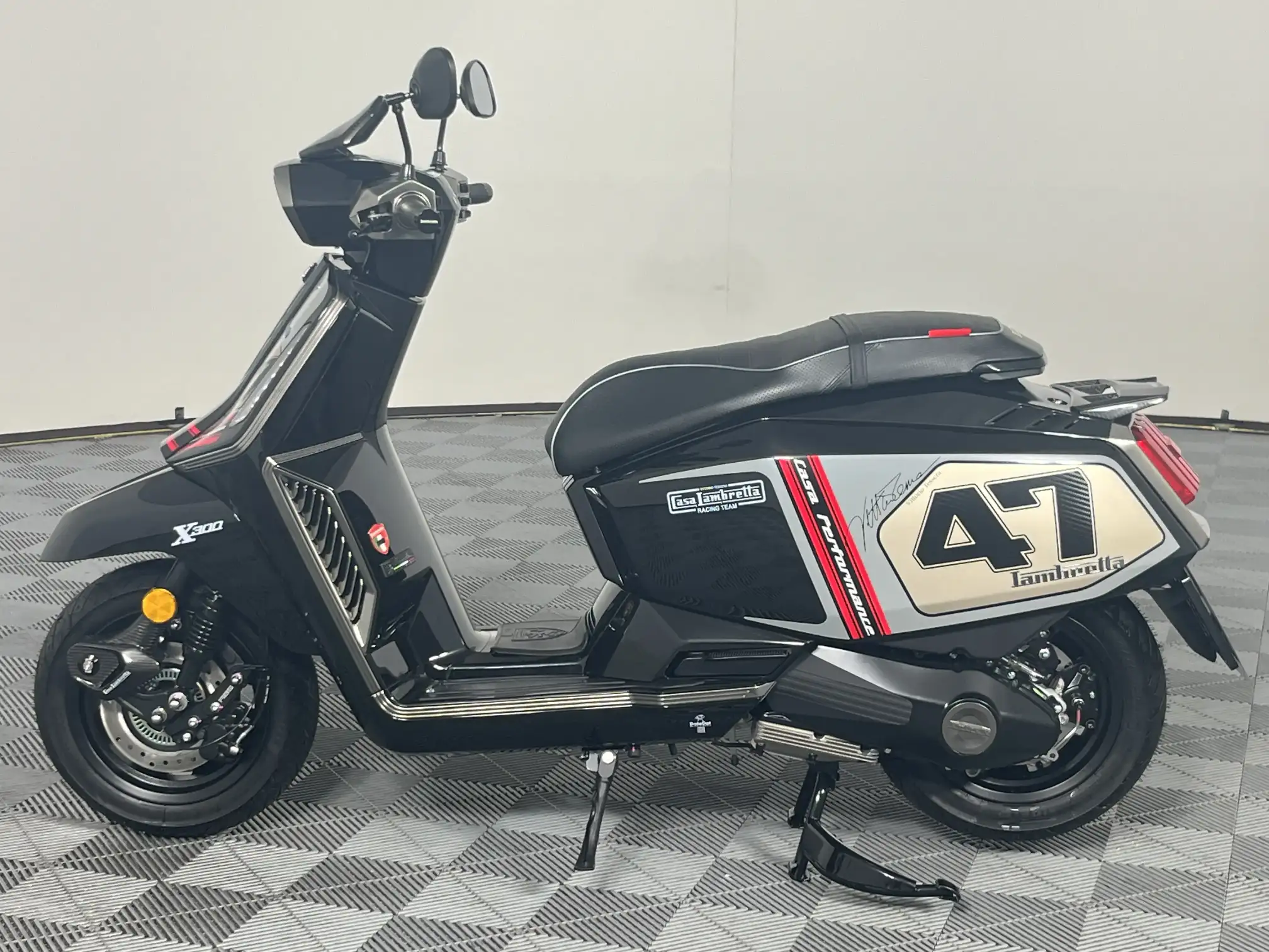 Lambretta X300