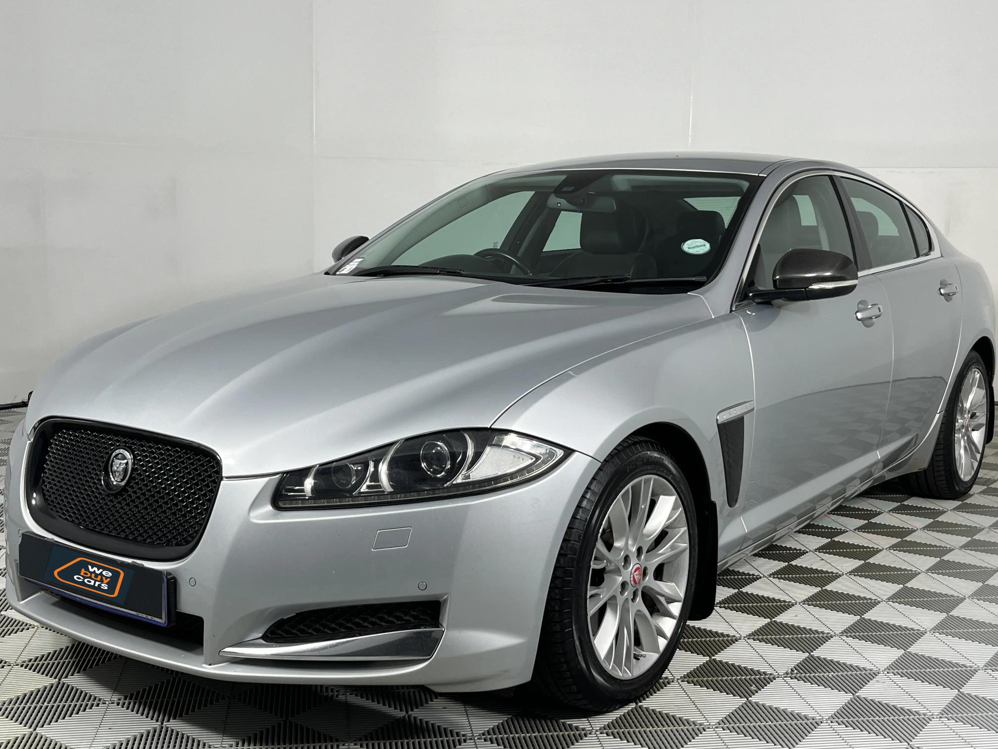 Jaguar XF 2.0 i4 Luxury