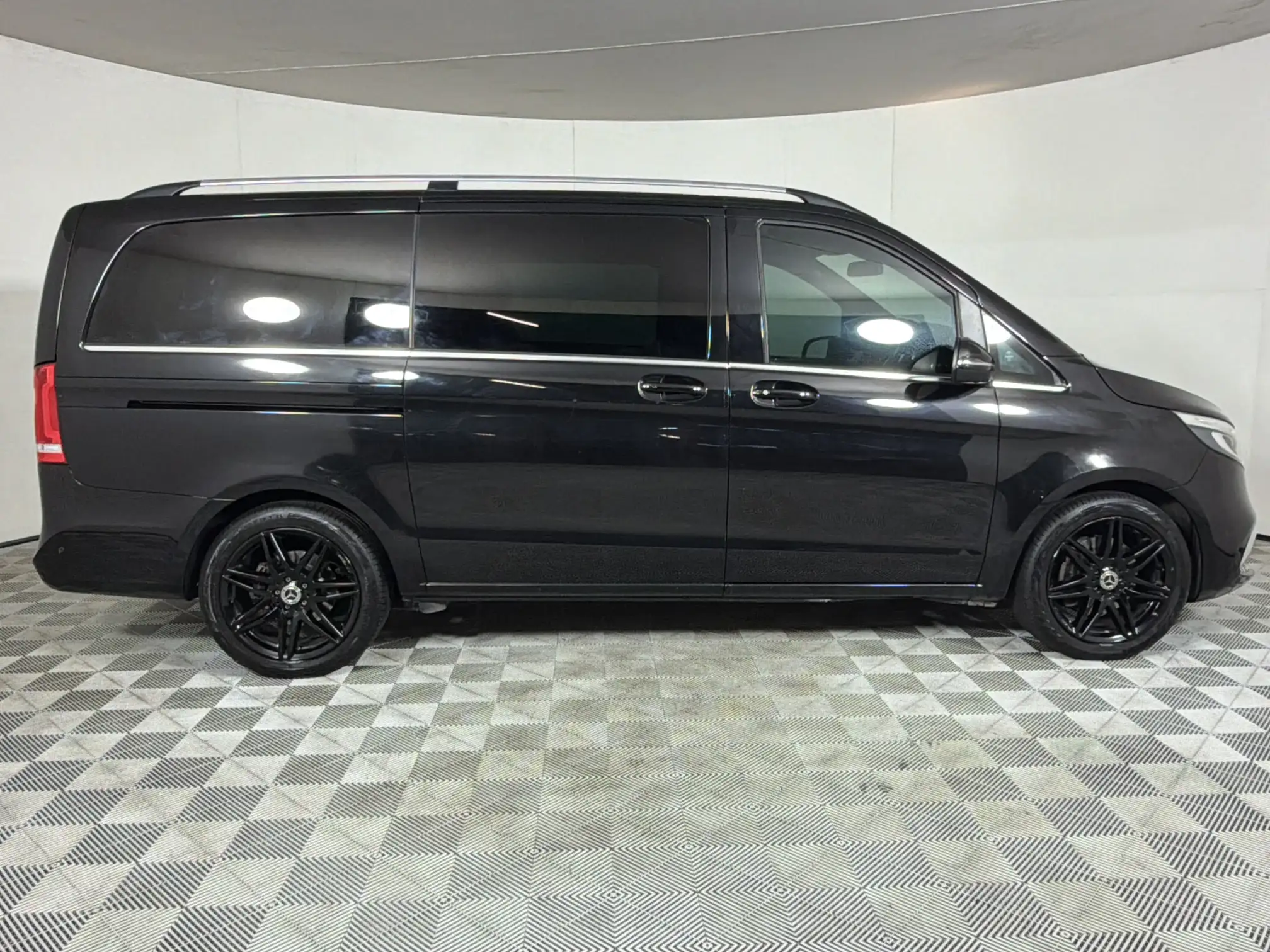 Mercedes-Benz V250