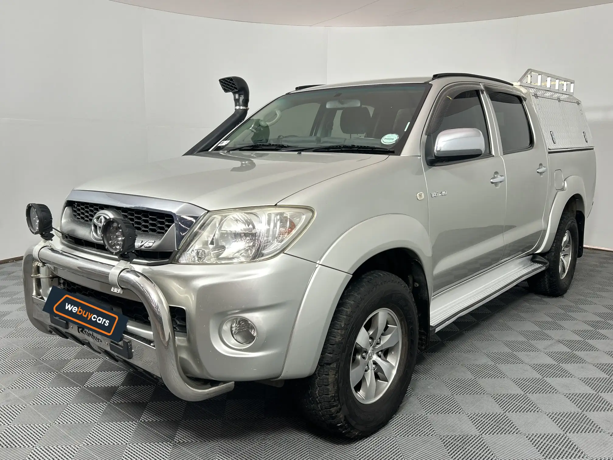 2010 Toyota Hilux 4.0 V6 Raider 4x4 Auto Pick Up Double Cab at Lansdowne (WC) for sale R228900