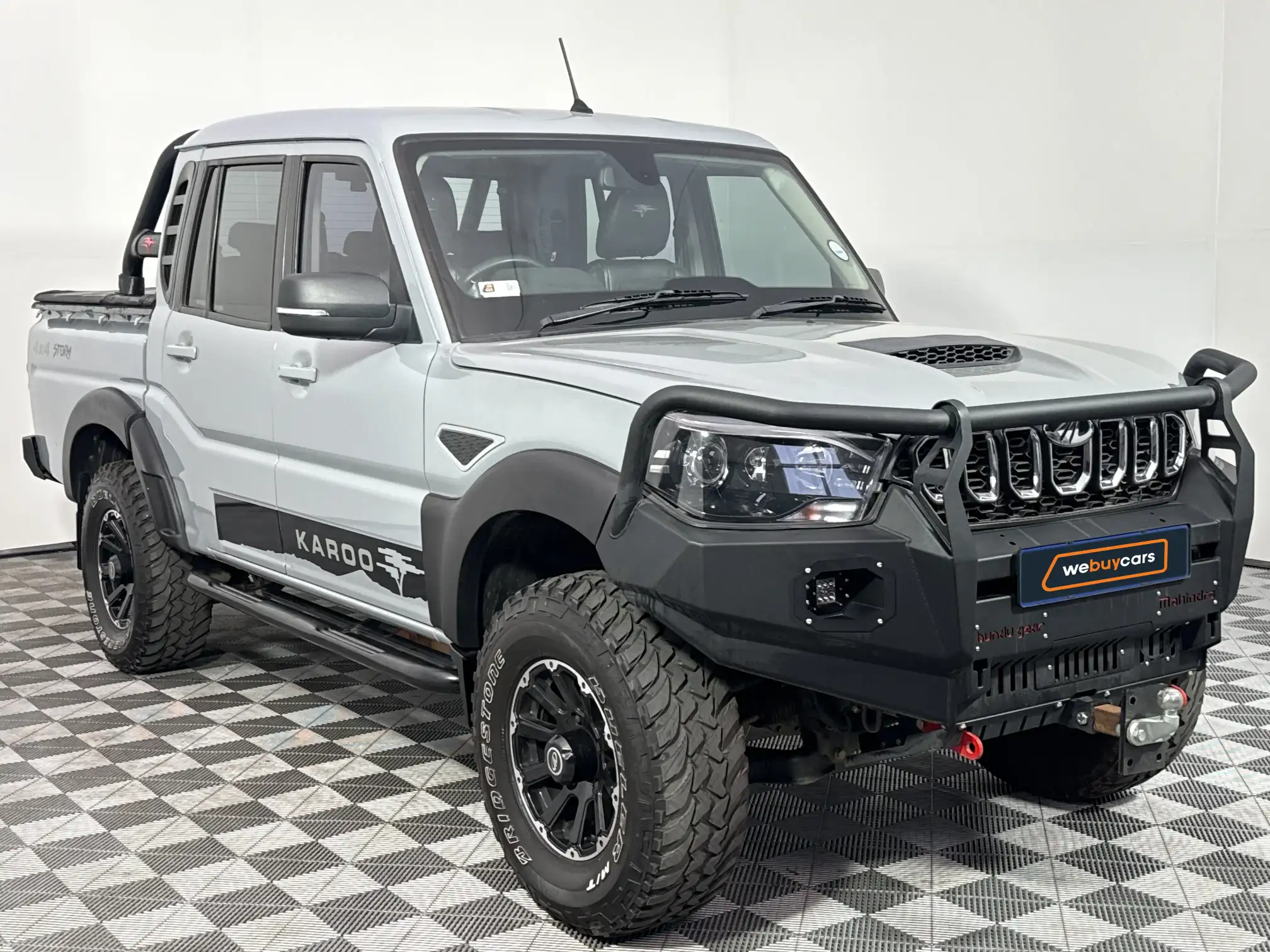 Mahindra PIK UP
