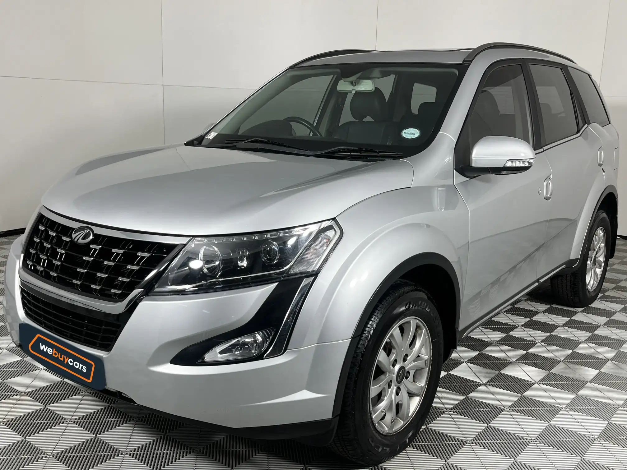 2020 Mahindra XUV