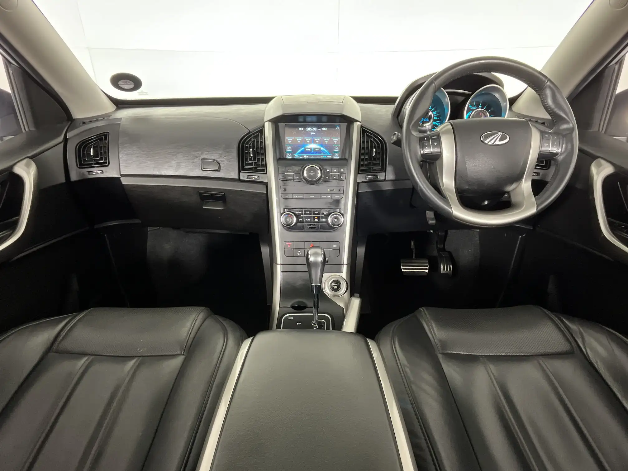 Mahindra XUV