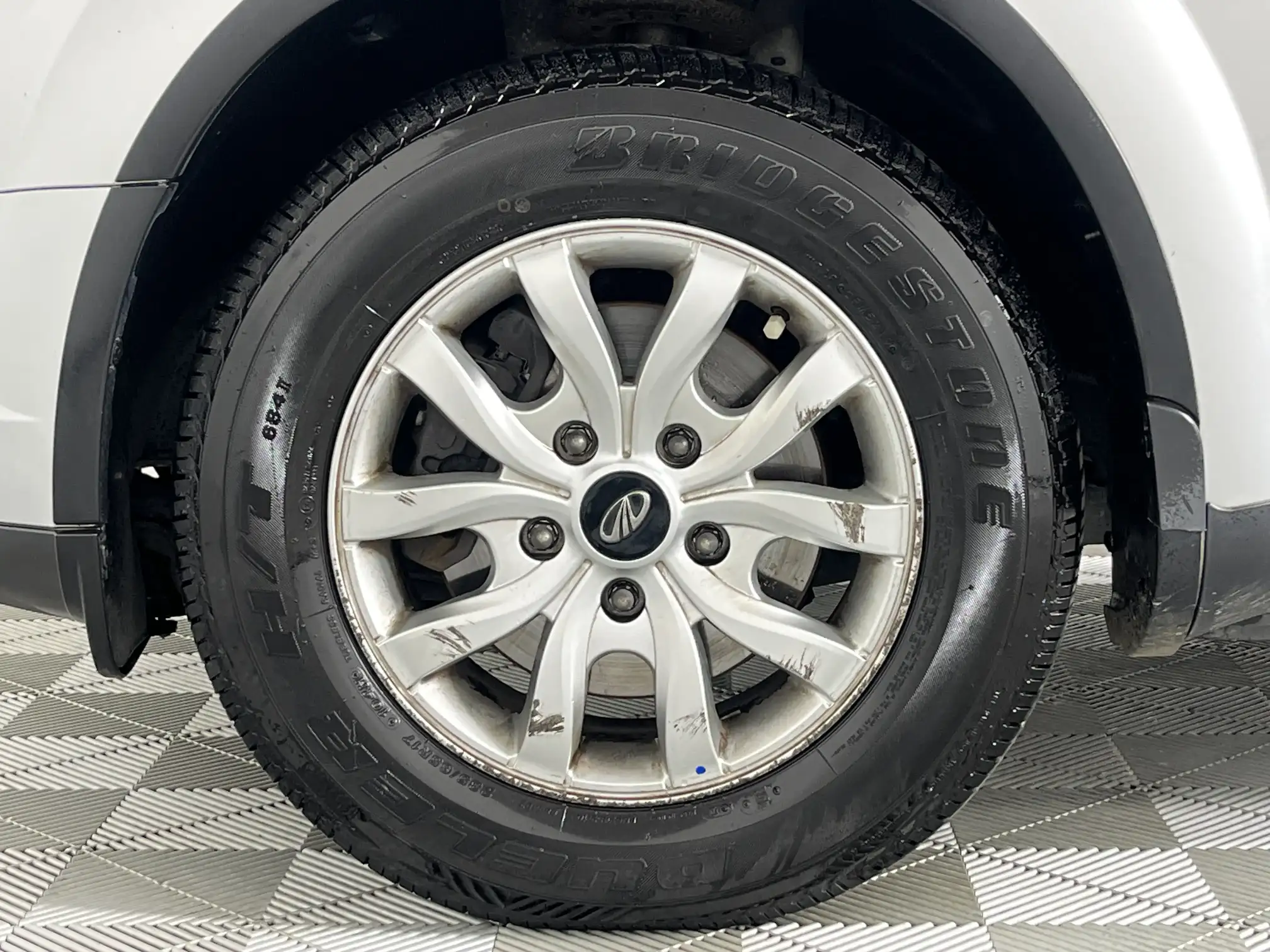 Mahindra XUV