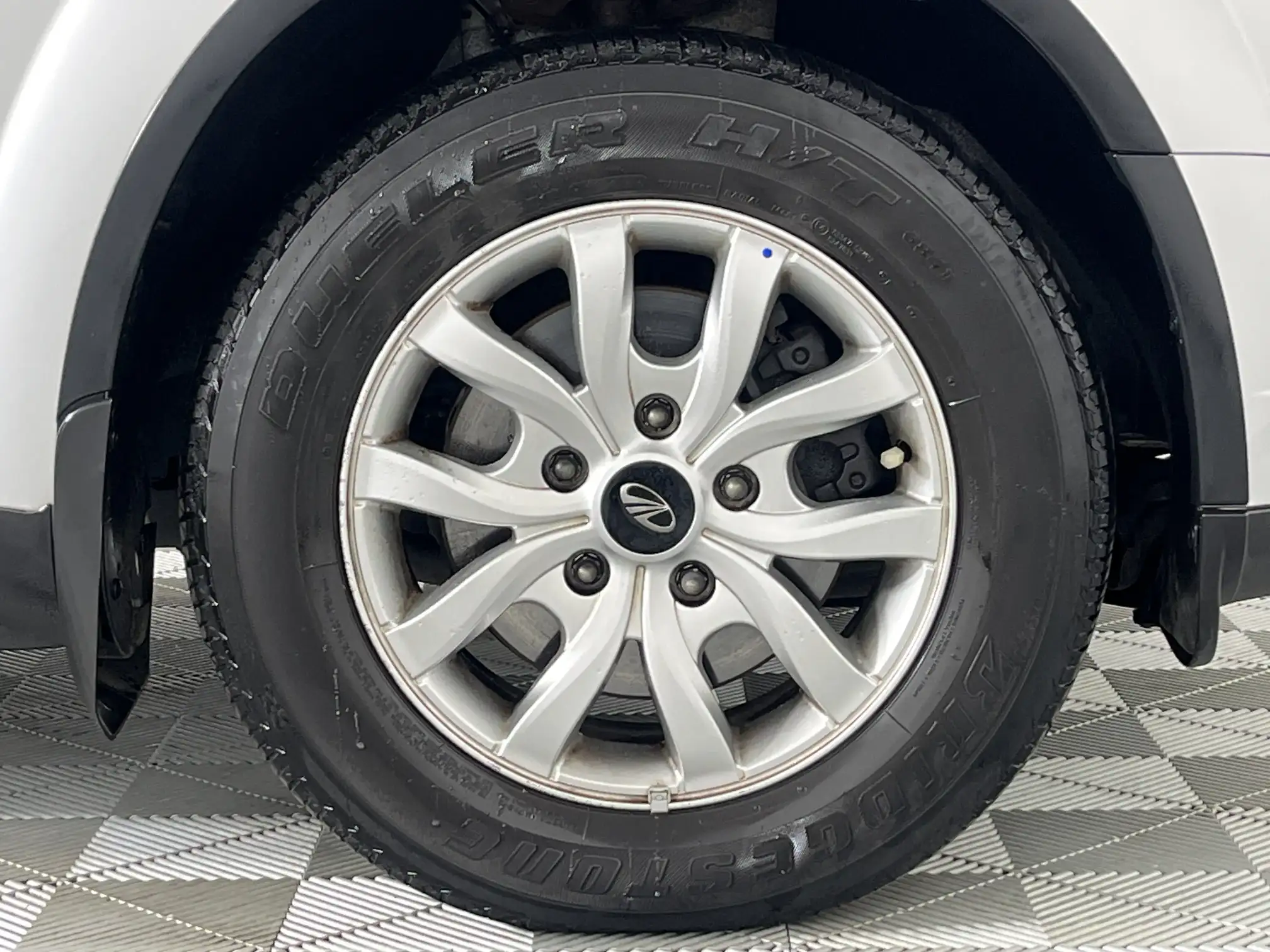 Mahindra XUV