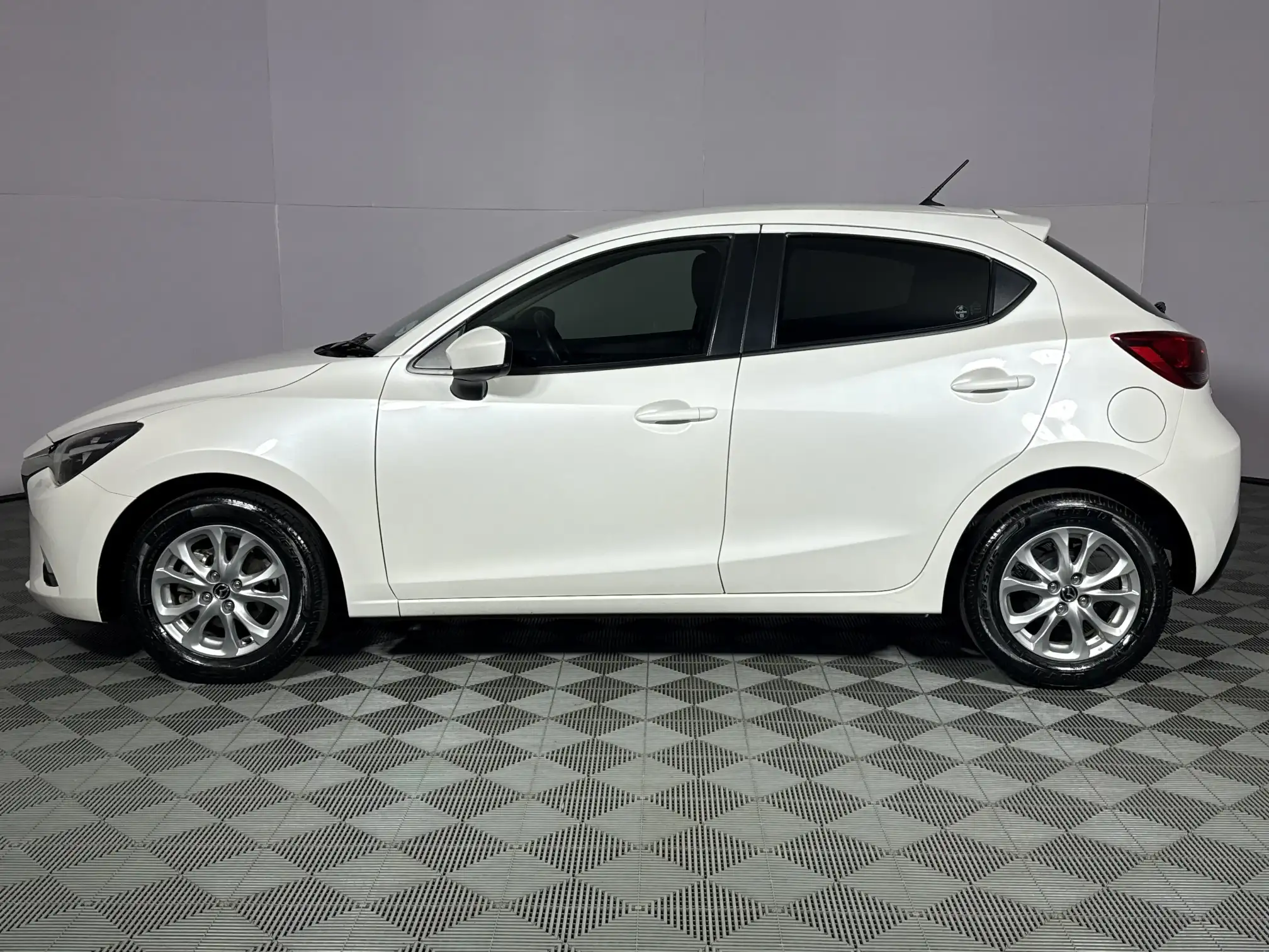 Mazda Mazda 2