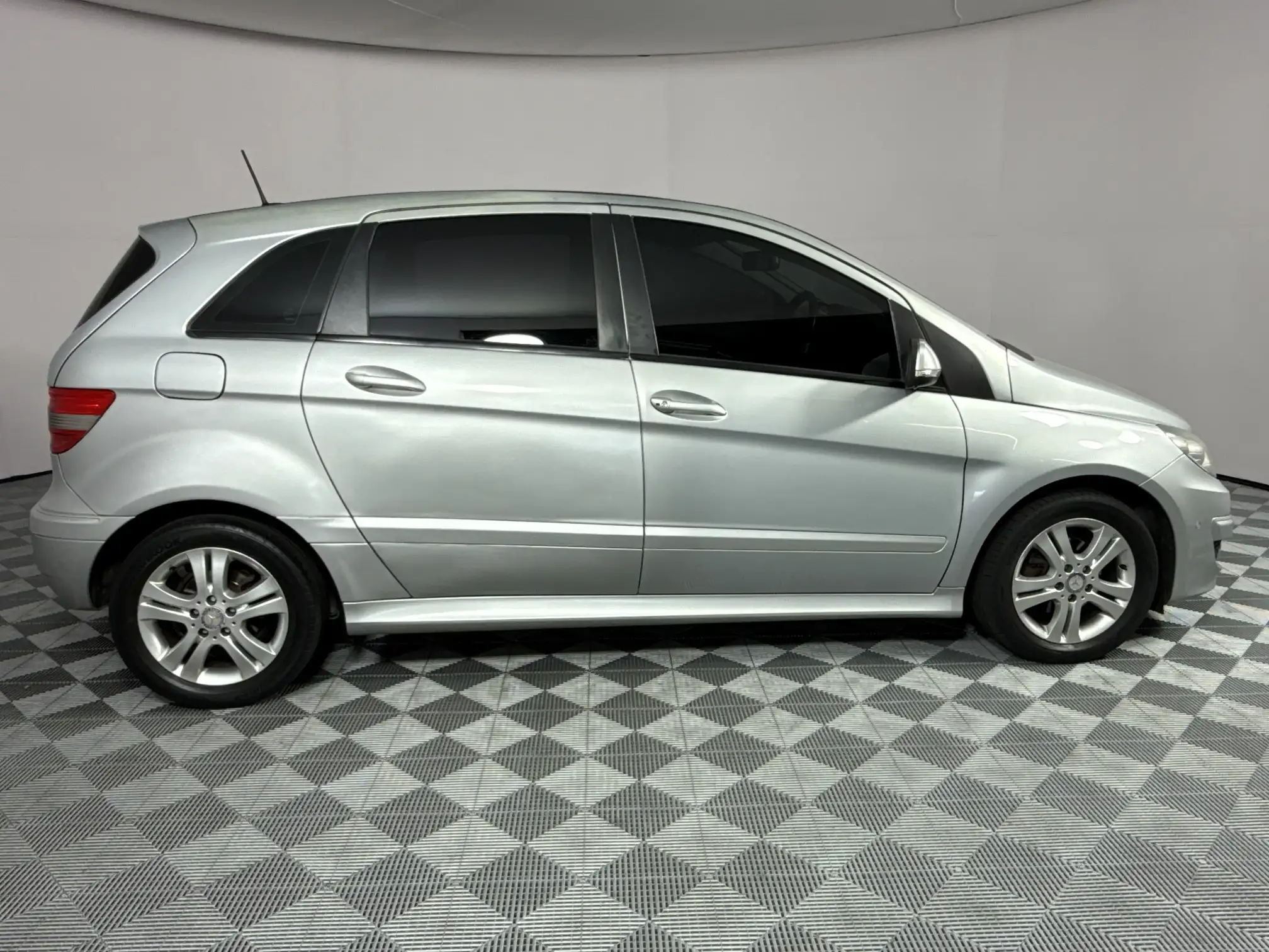 Mercedes-Benz B Class
