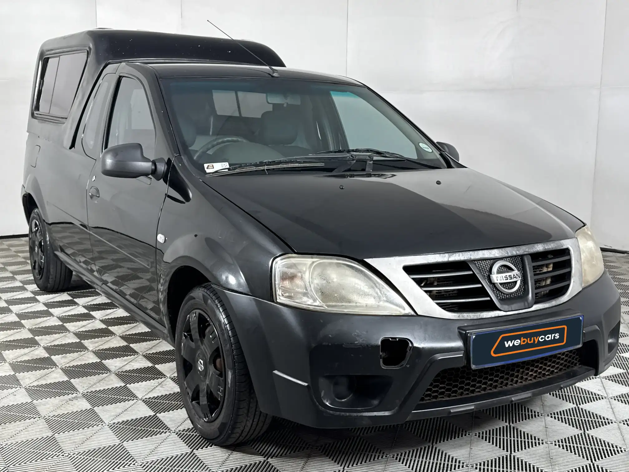 Nissan NP200