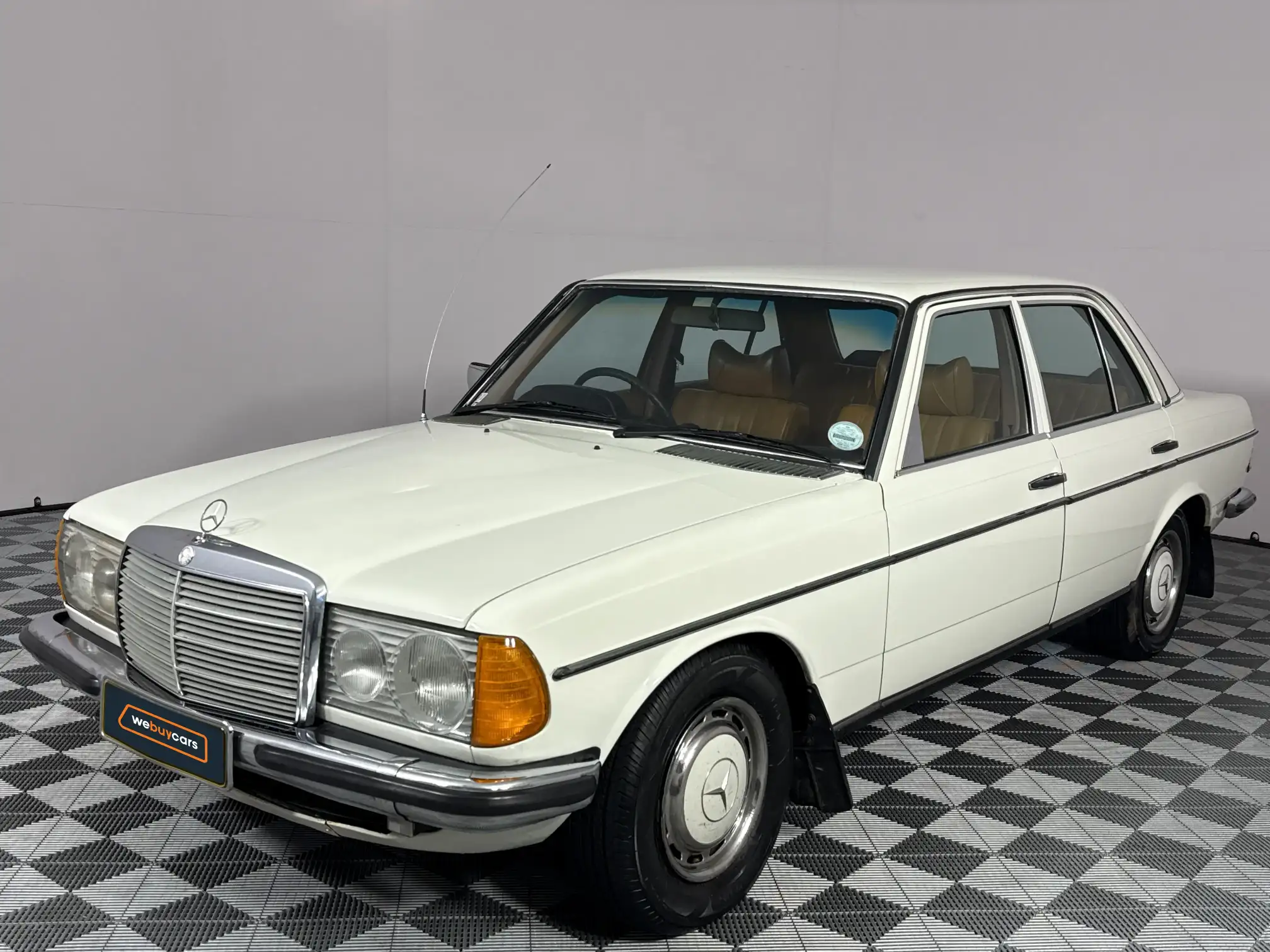 1977 Mercedes-Benz W115 Shape Sedan
