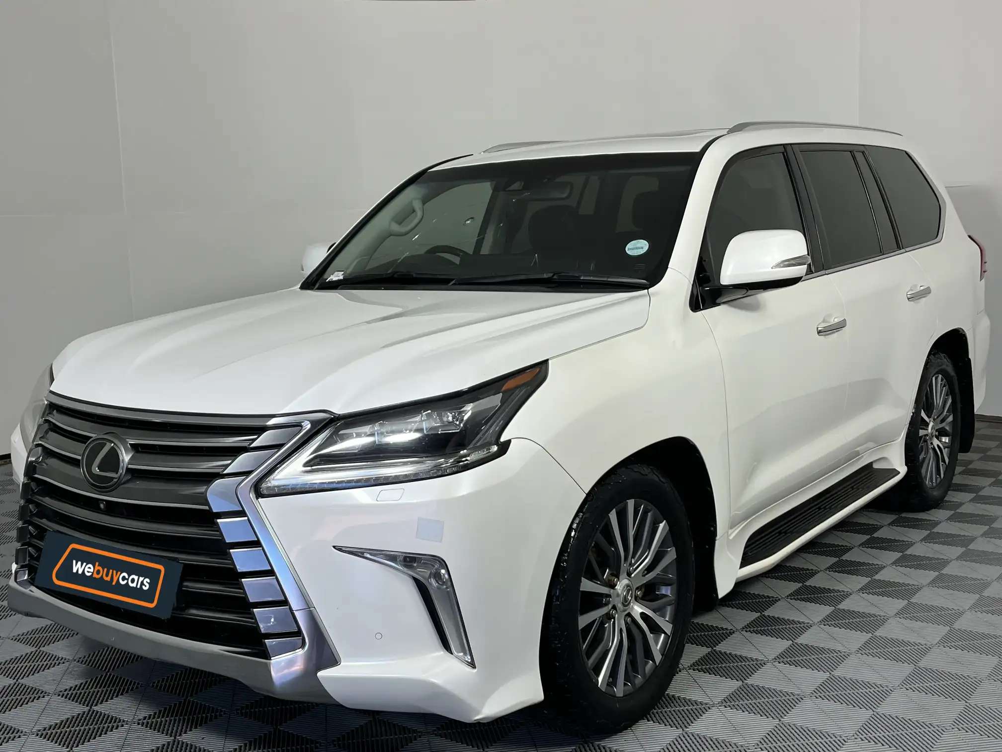 Lexus LX