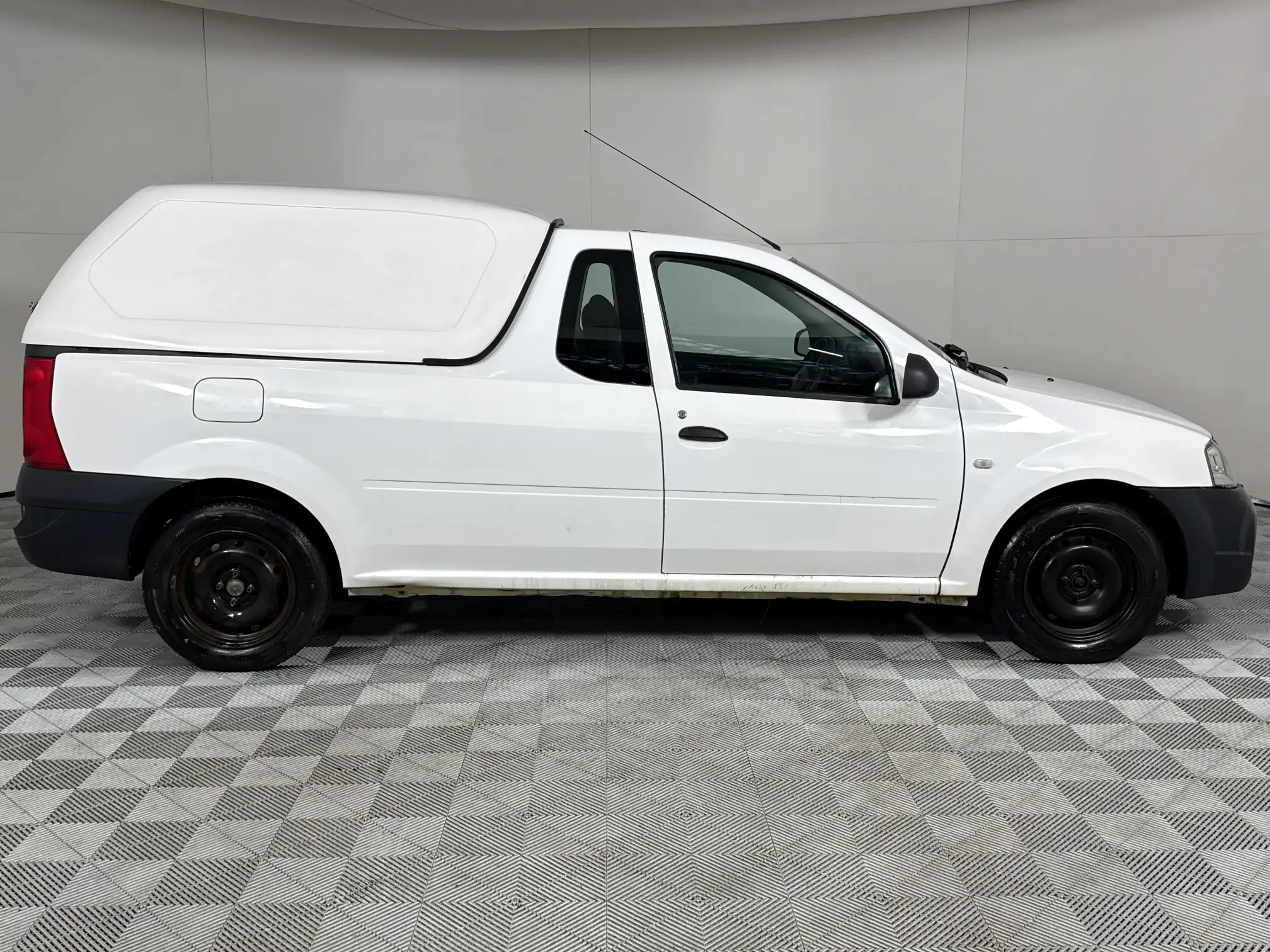 Nissan NP200
