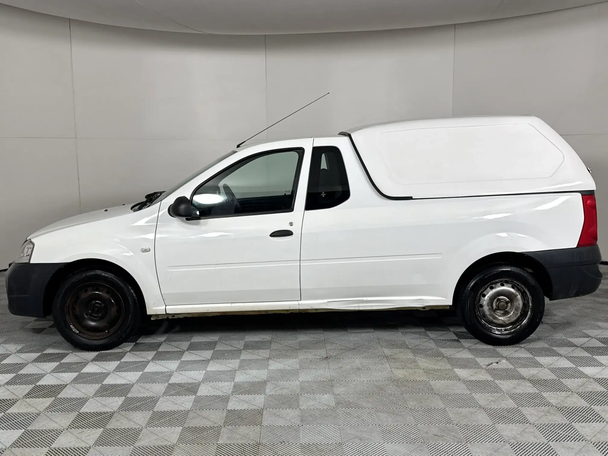 Nissan NP200