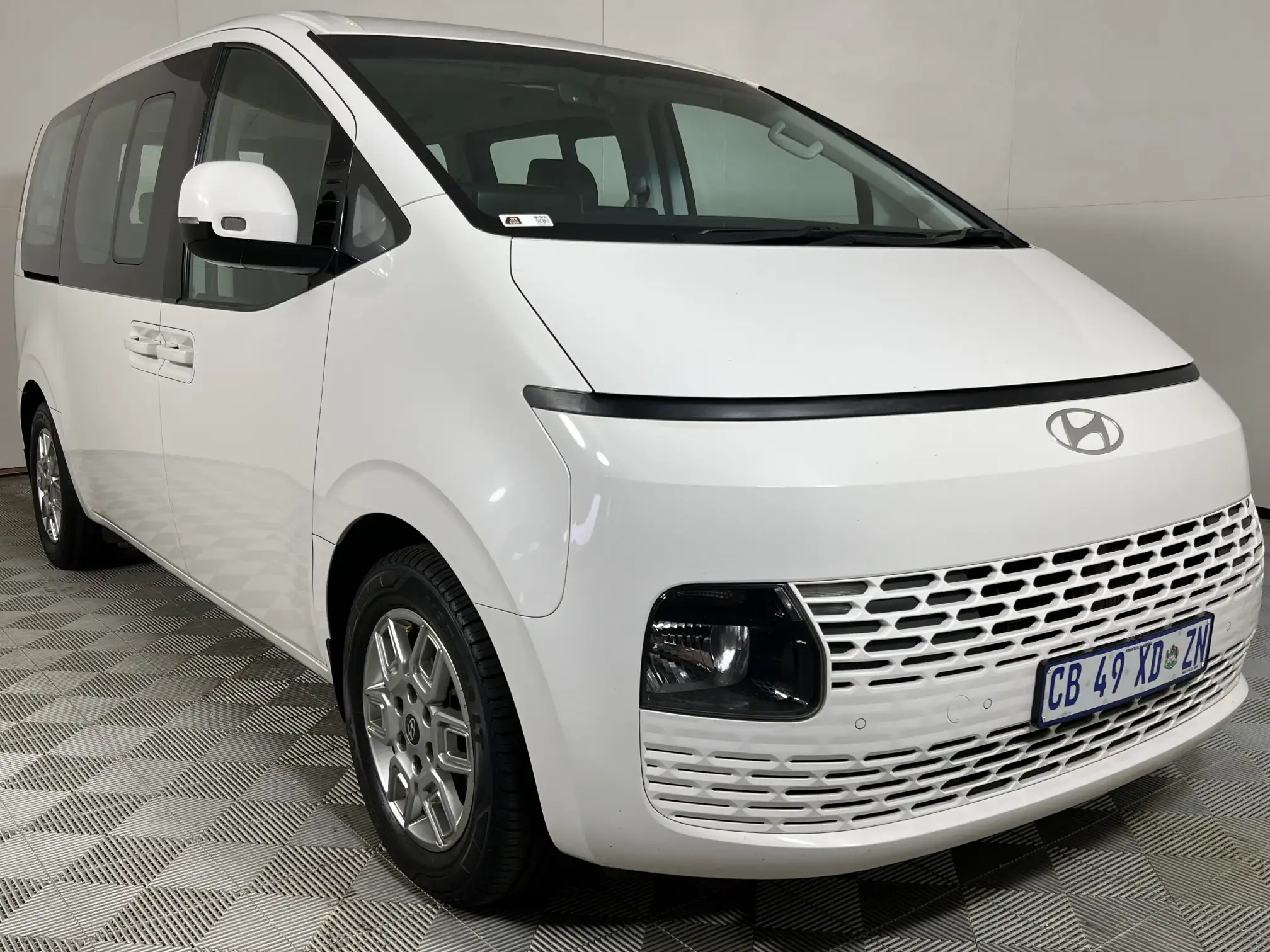 Hyundai Staria
