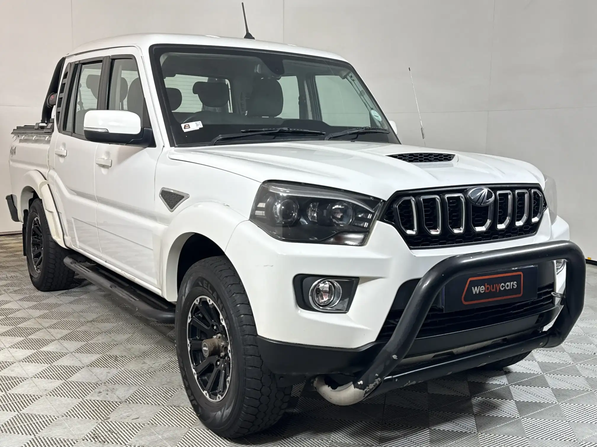 Mahindra PIK UP