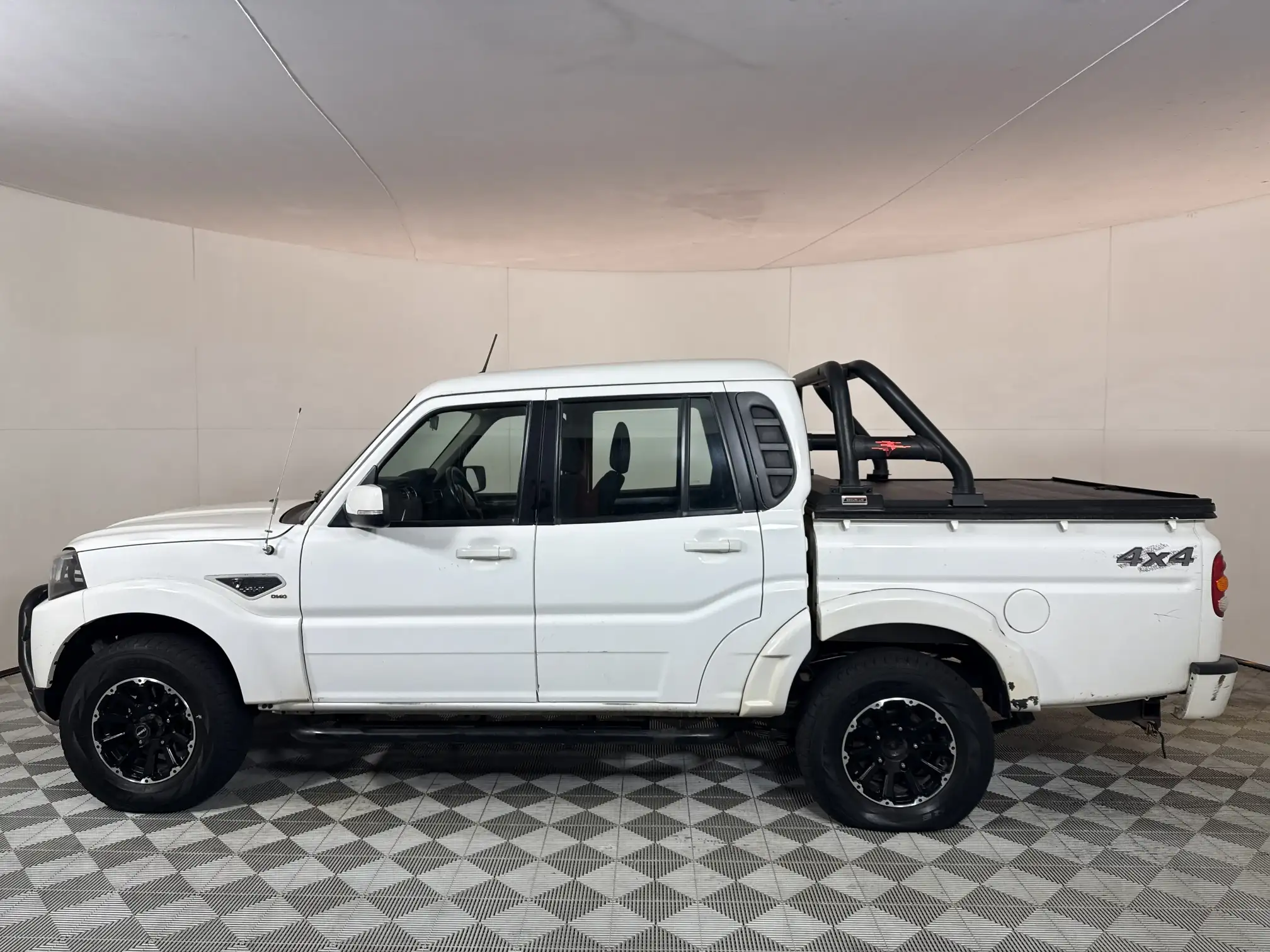 Mahindra PIK UP