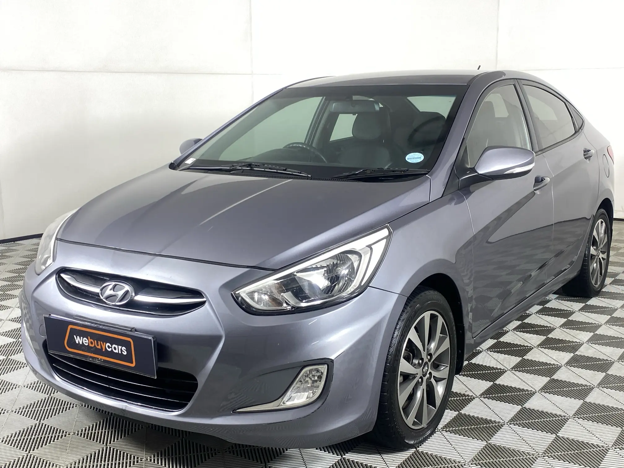 2016 Hyundai Accent 1.6 Gls/fluid