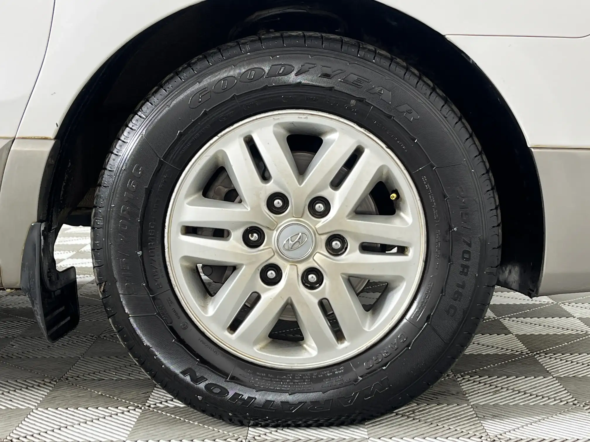 Hyundai H-1