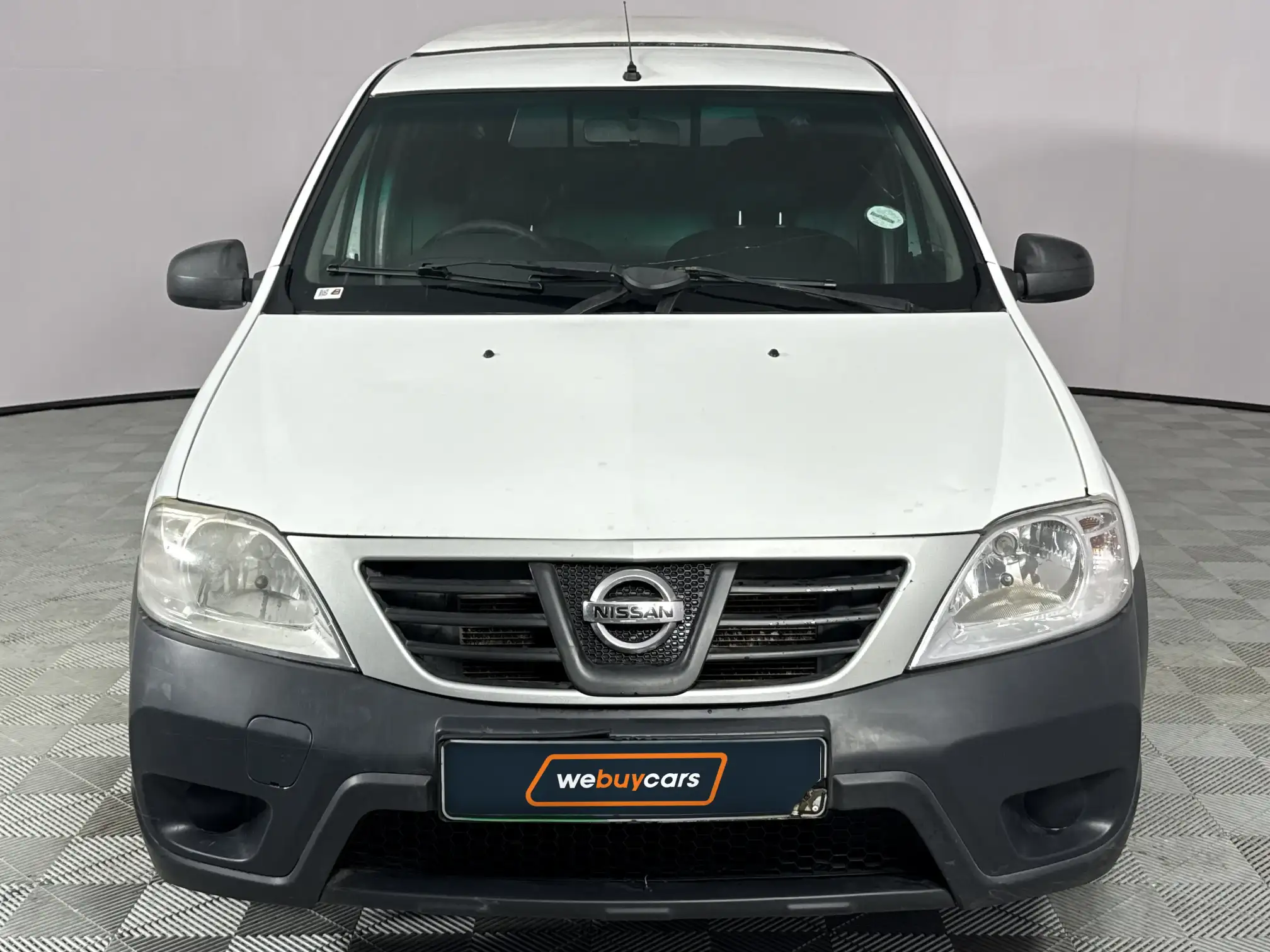 Nissan NP200