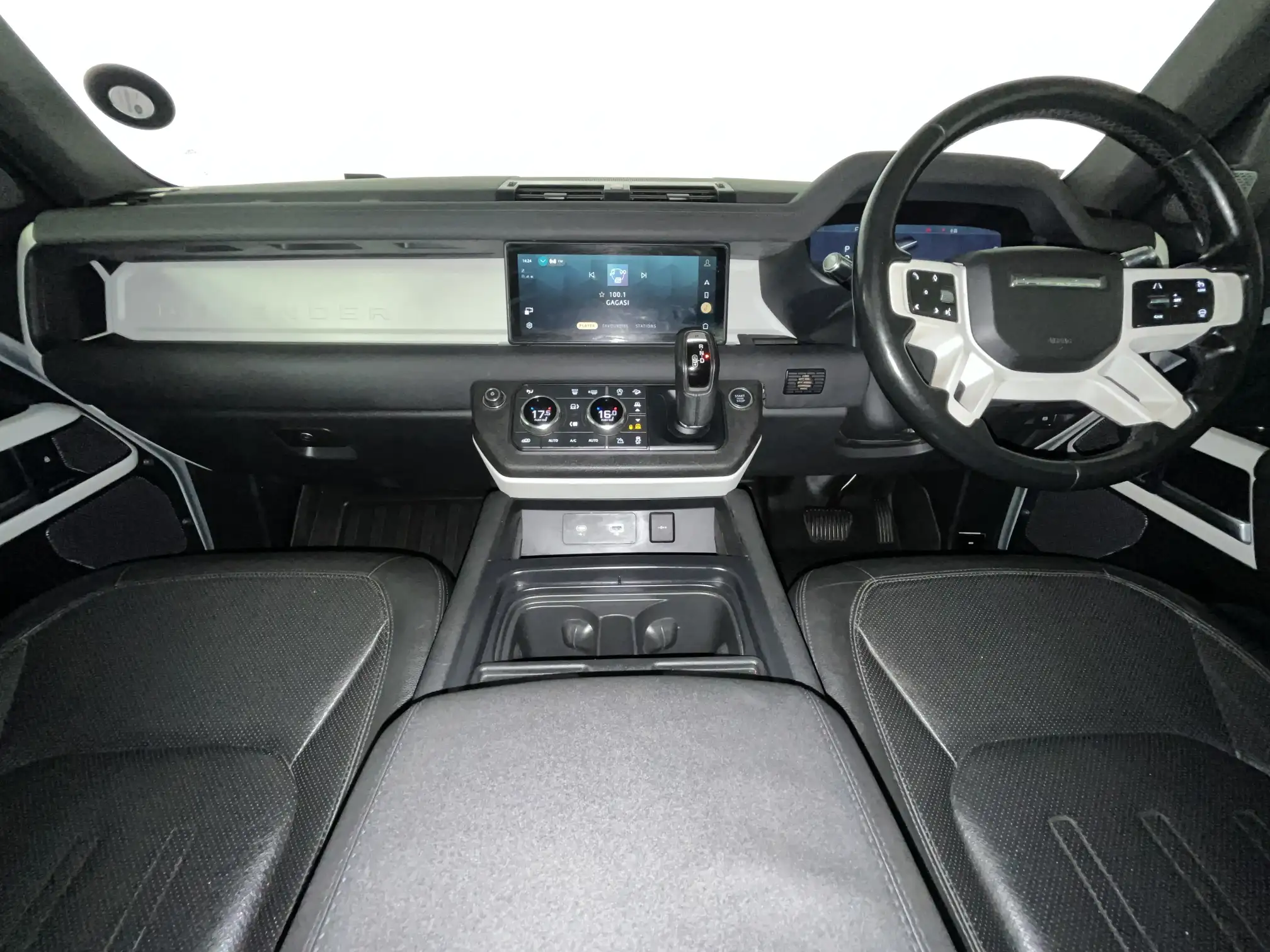 Land Rover Defender 110
