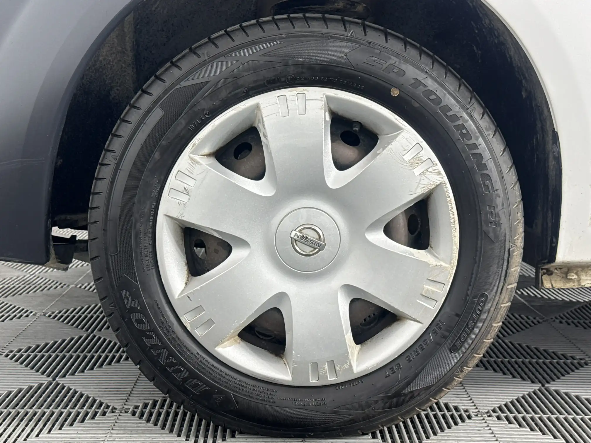 Nissan NP200