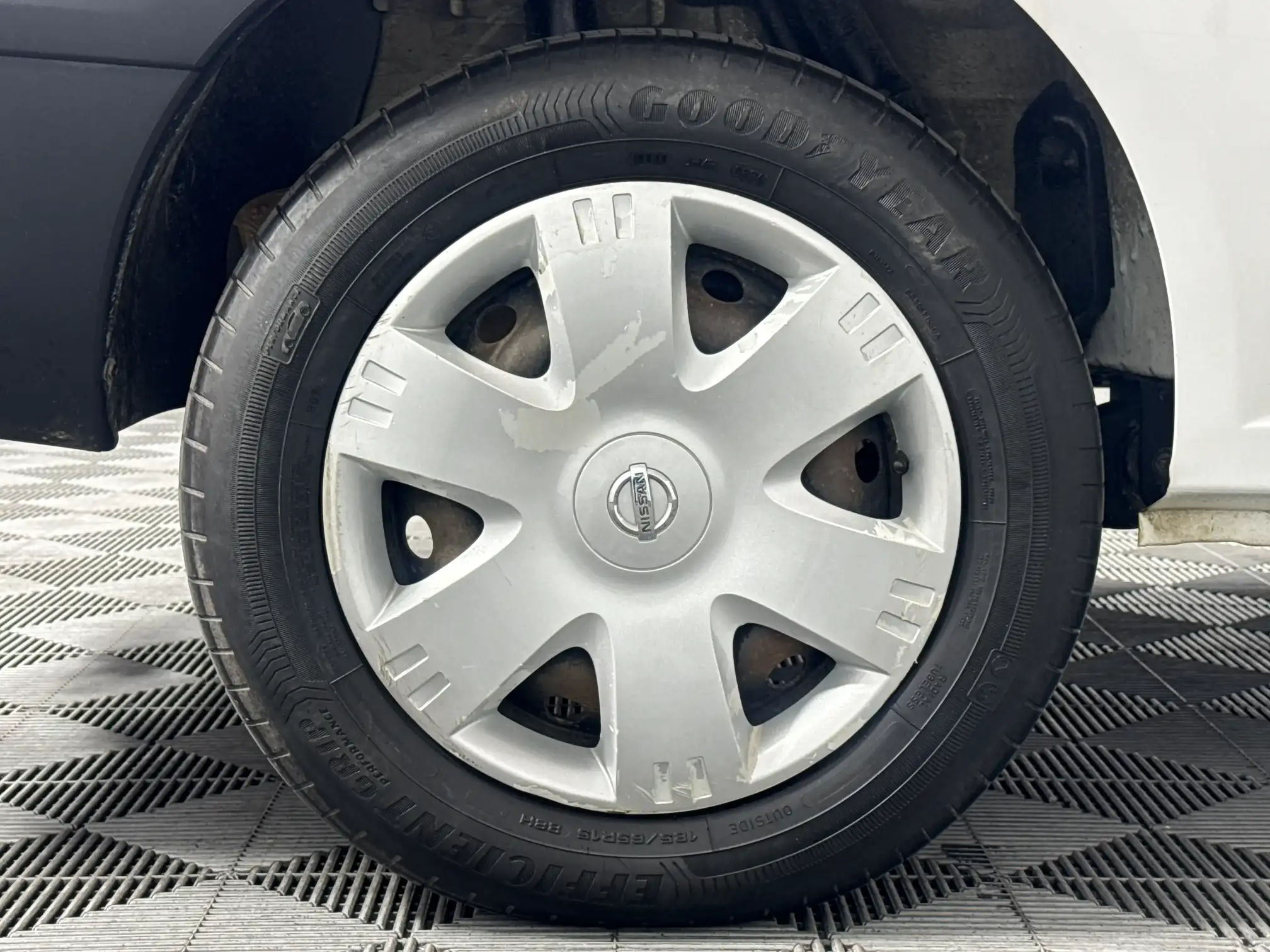 Nissan NP200