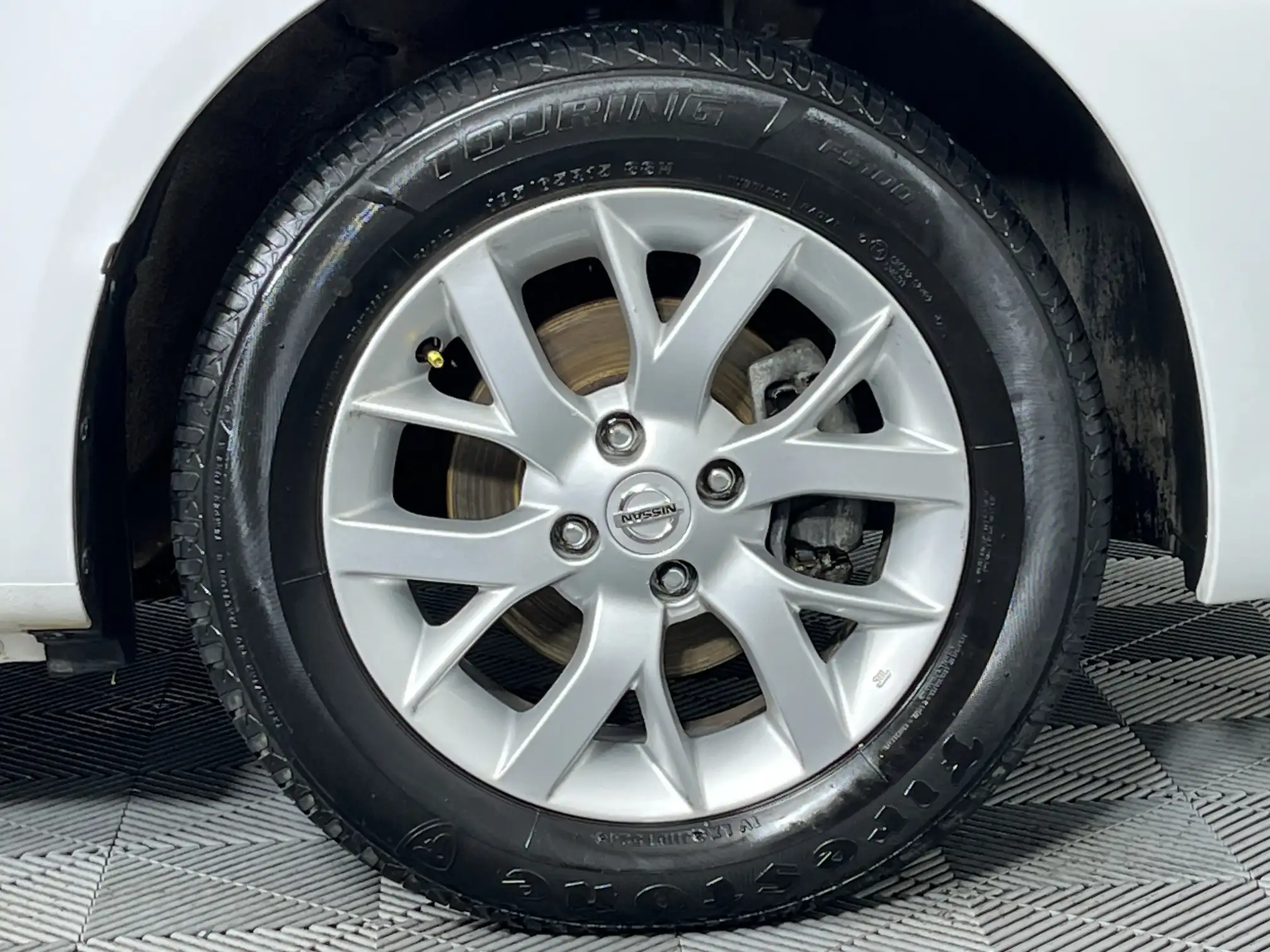 Nissan Almera