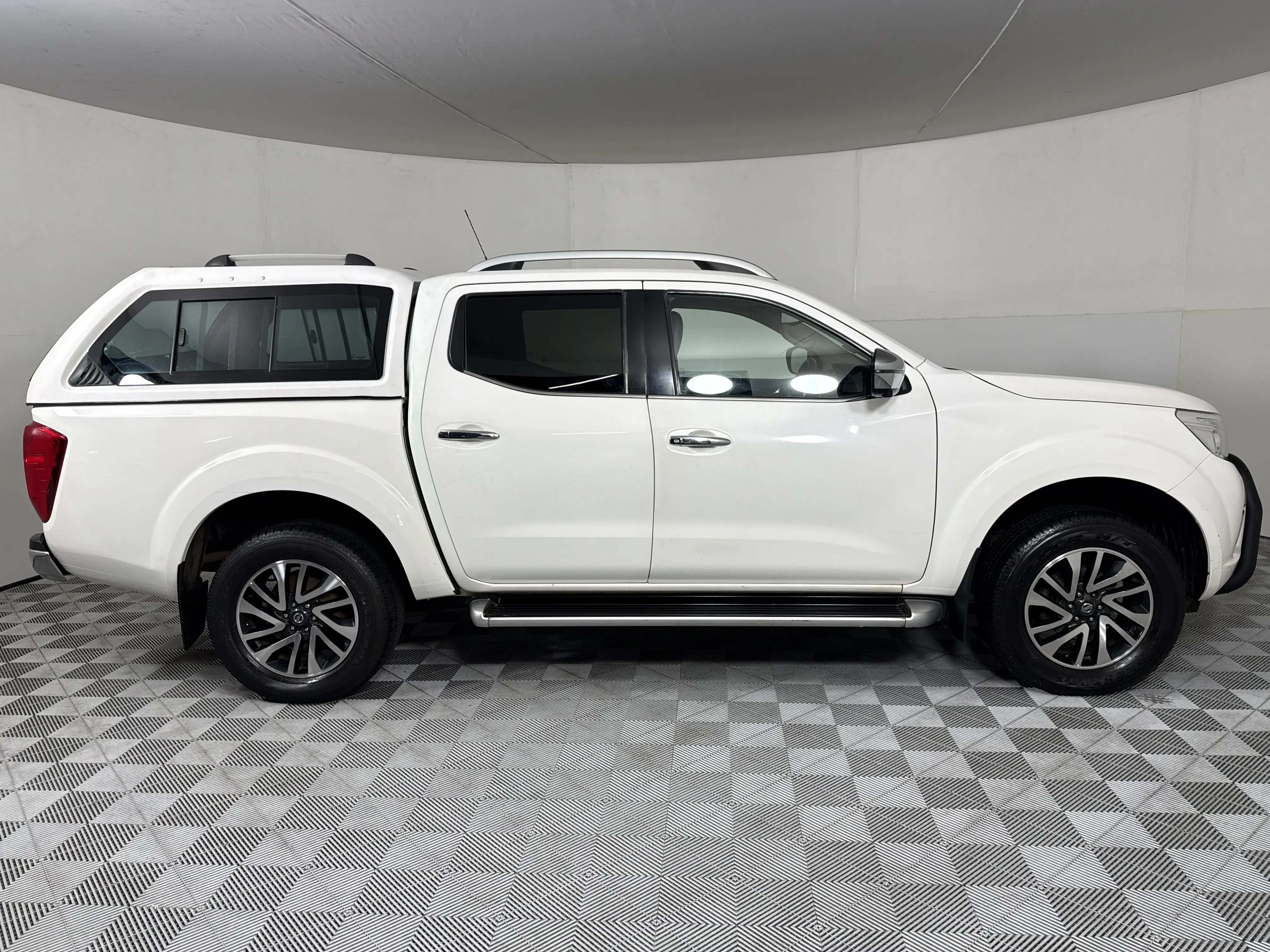 2019 Nissan Navara 2.3d LE Auto Double Cab Pick Up, photo 4