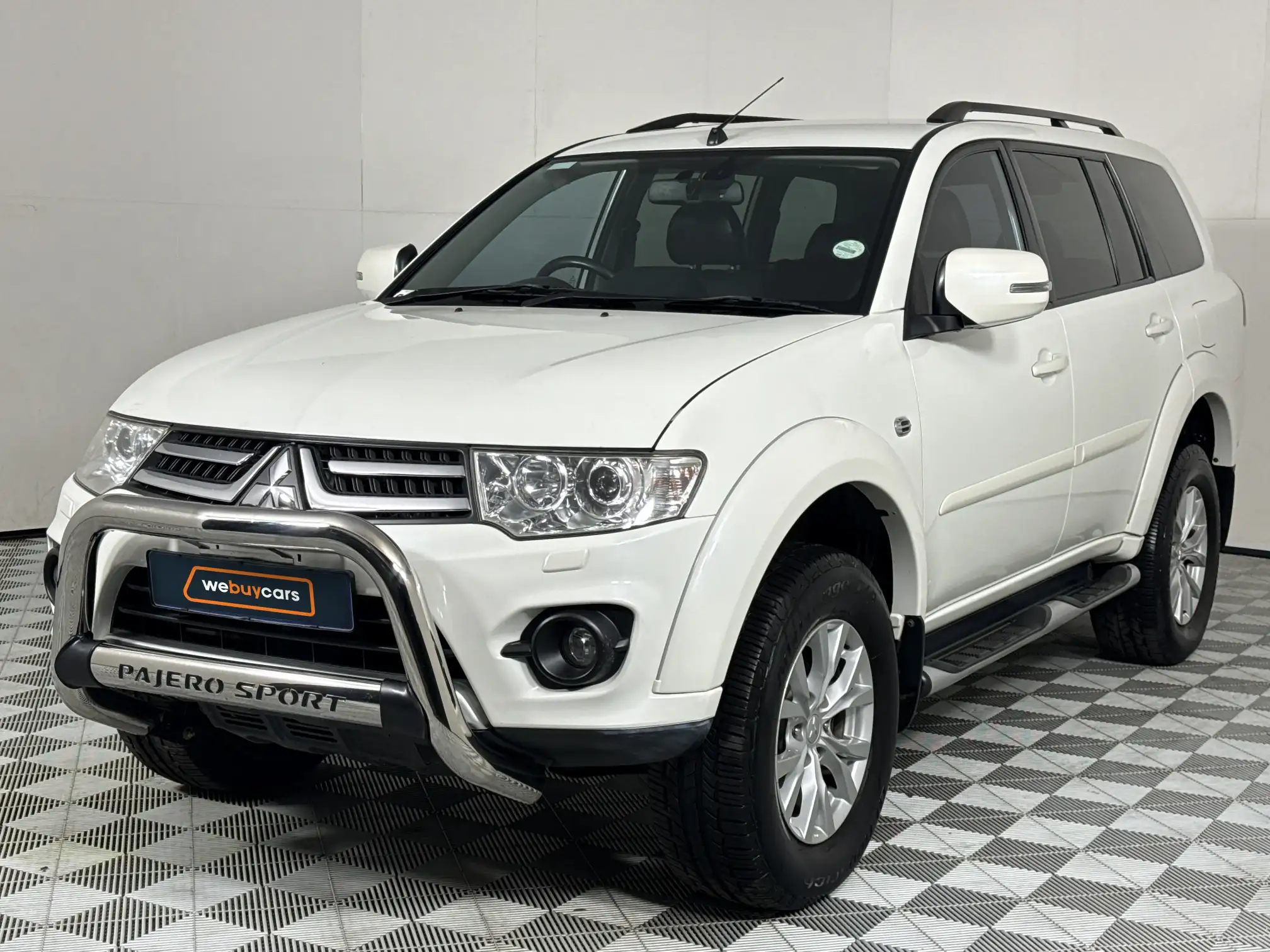 2016 Mitsubishi Pajero