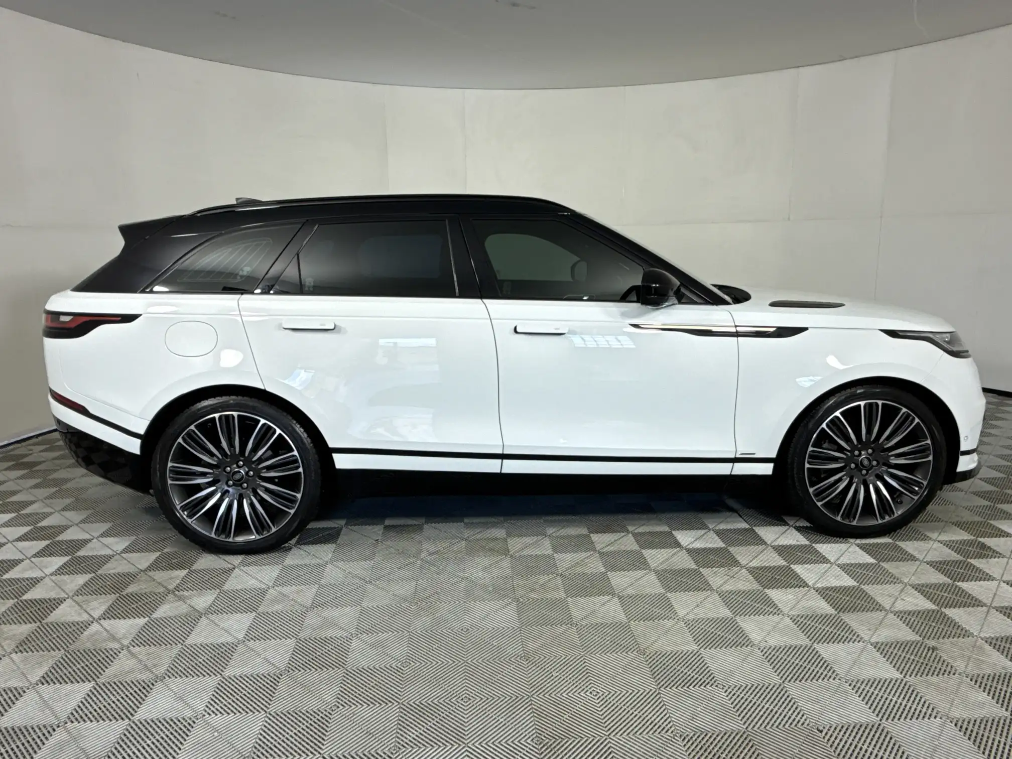 Land Rover Velar