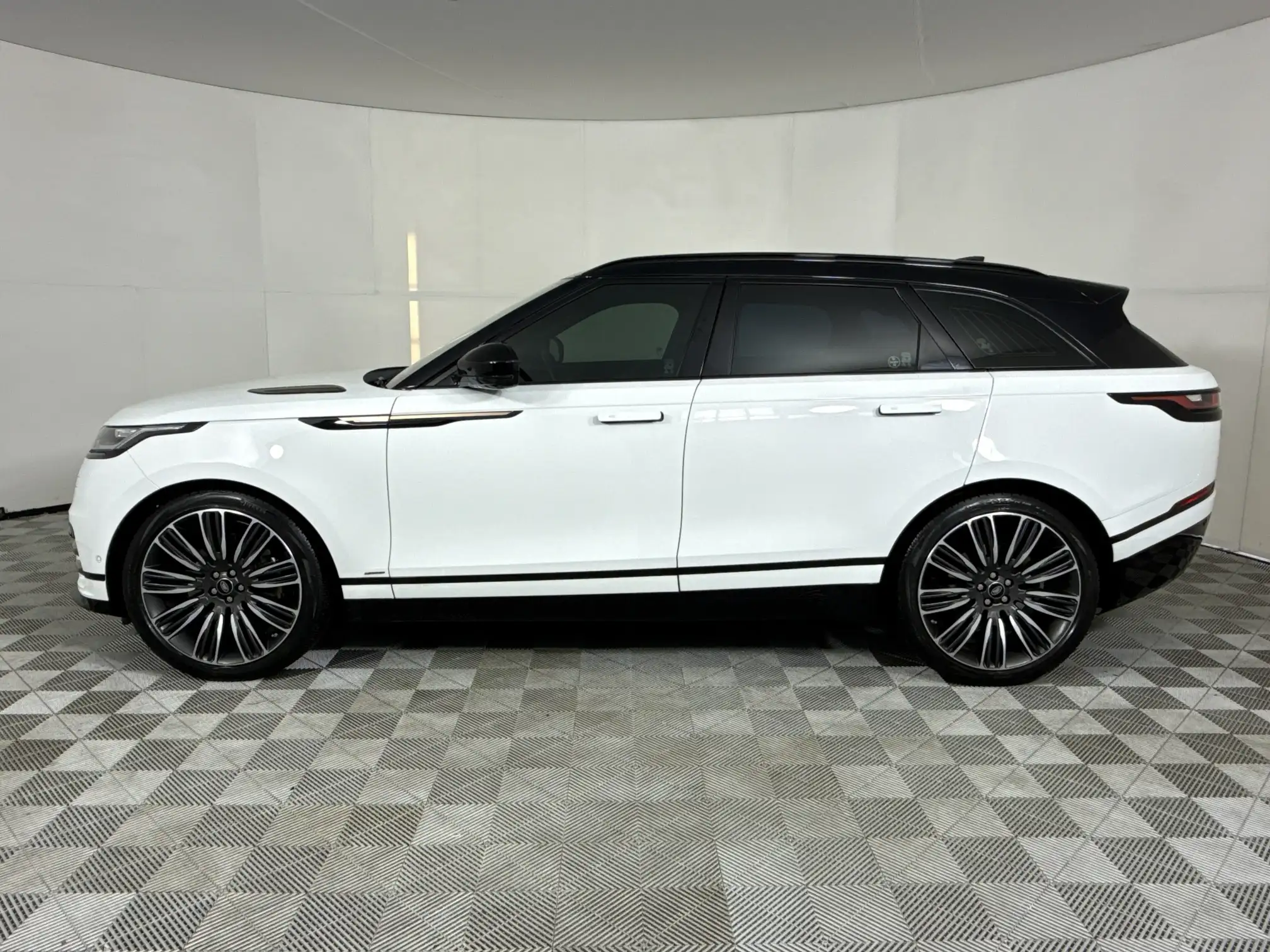 Land Rover Velar