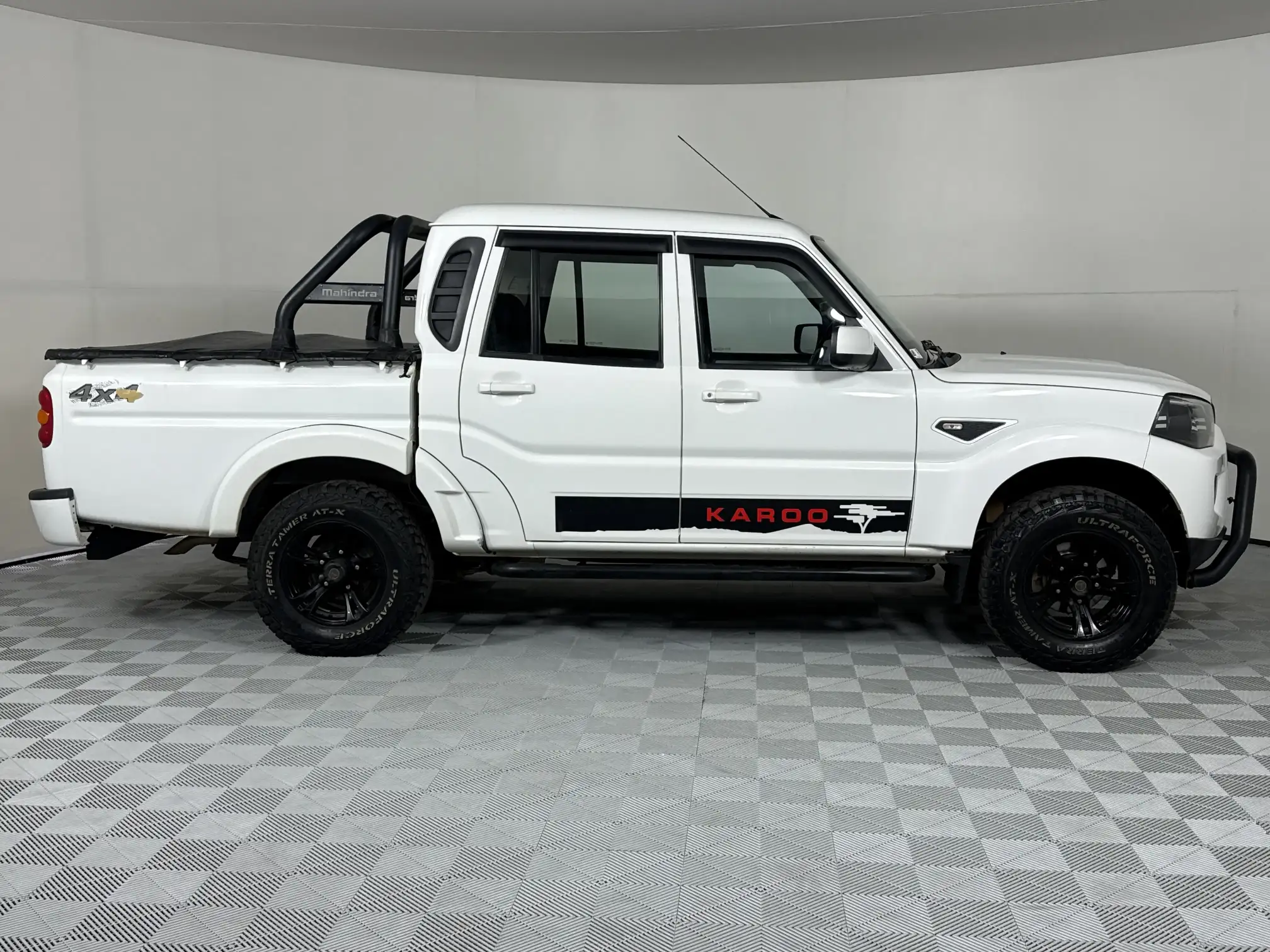 Mahindra PIK UP