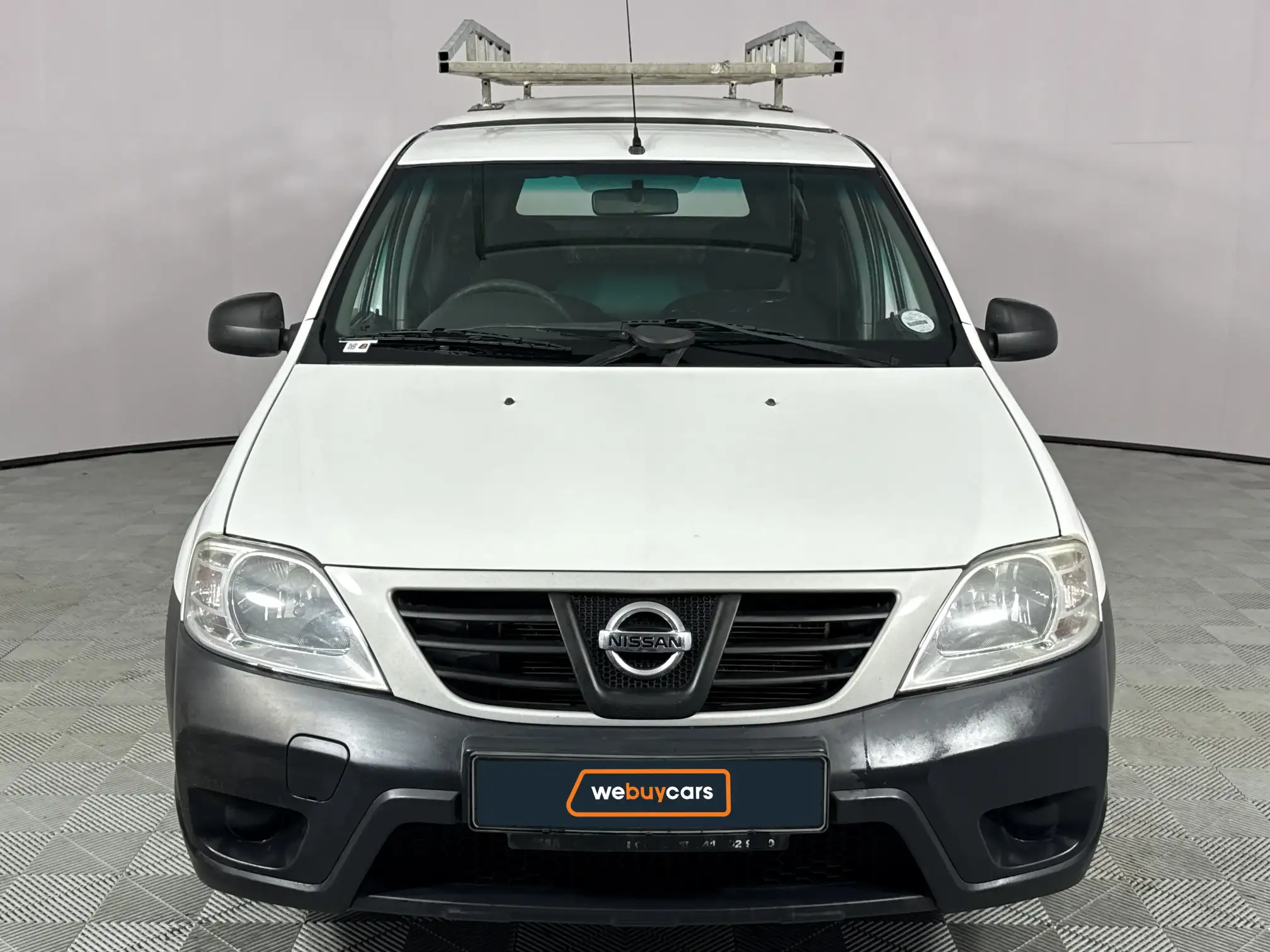 Nissan NP200