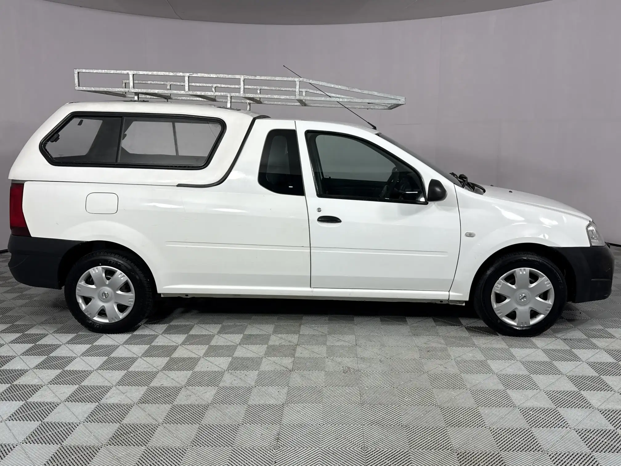 Nissan NP200