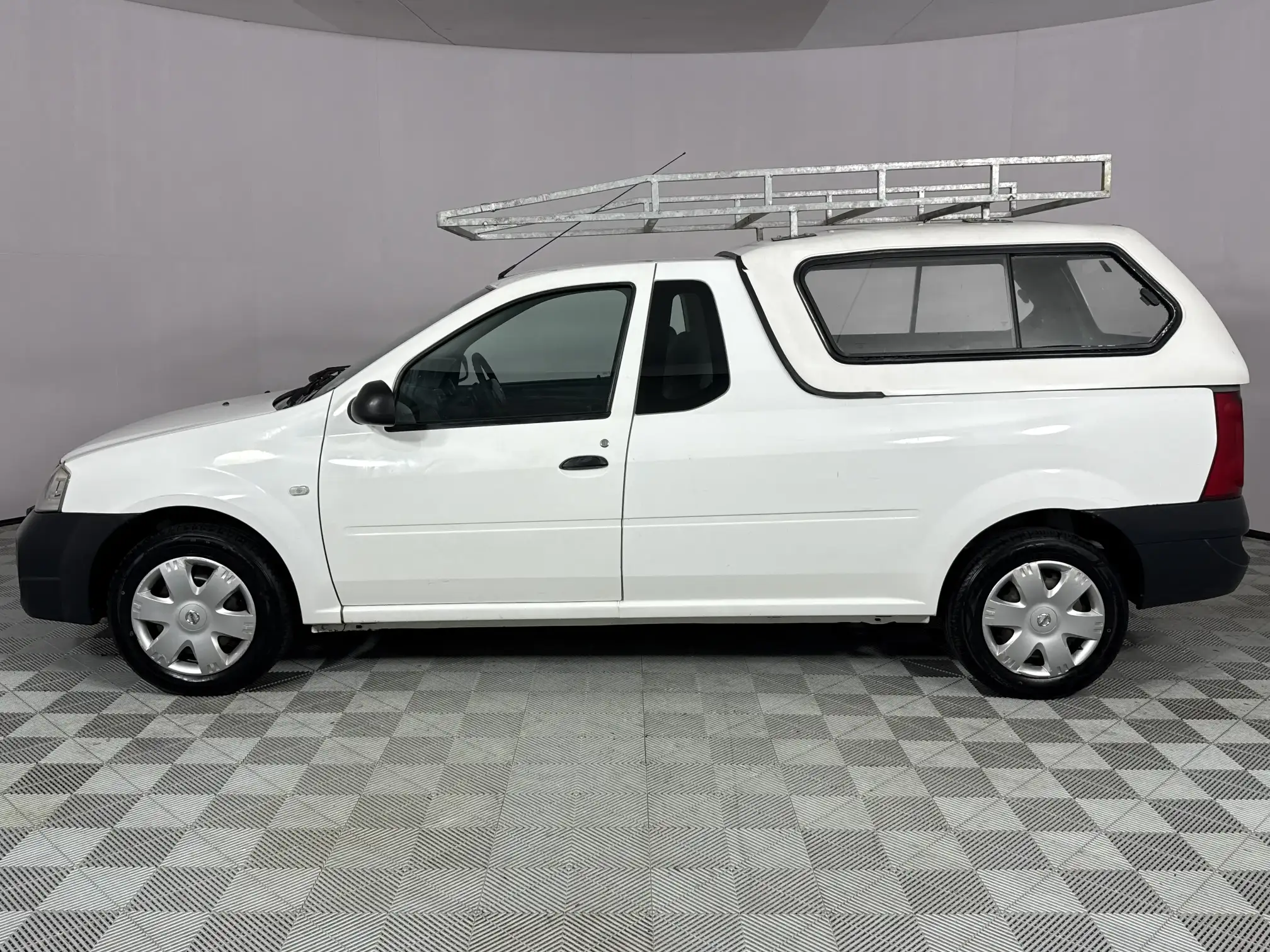 Nissan NP200