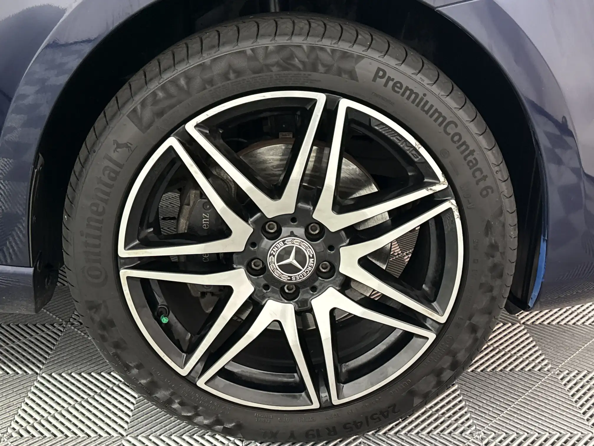 Mercedes-Benz V250