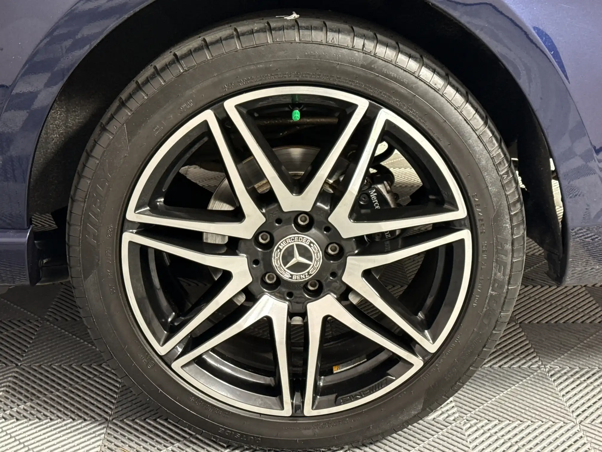Mercedes-Benz V250