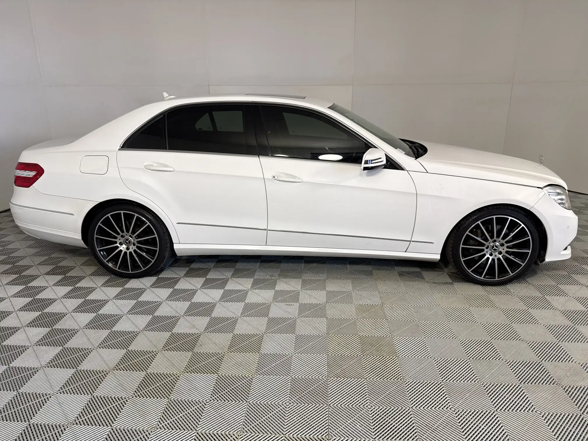 Mercedes-Benz E Class Sedan