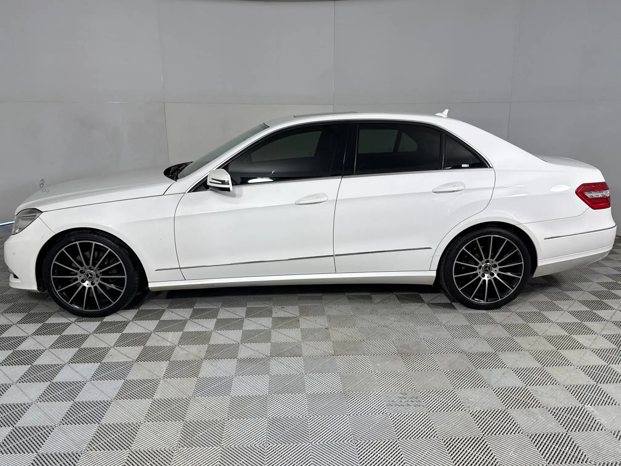 Mercedes-Benz E Class Sedan