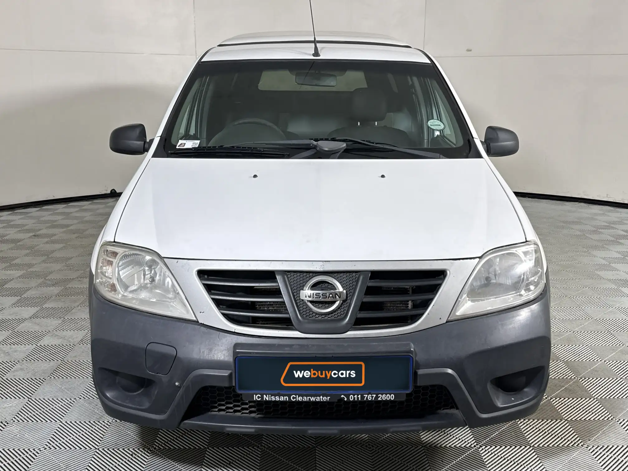 Nissan NP200