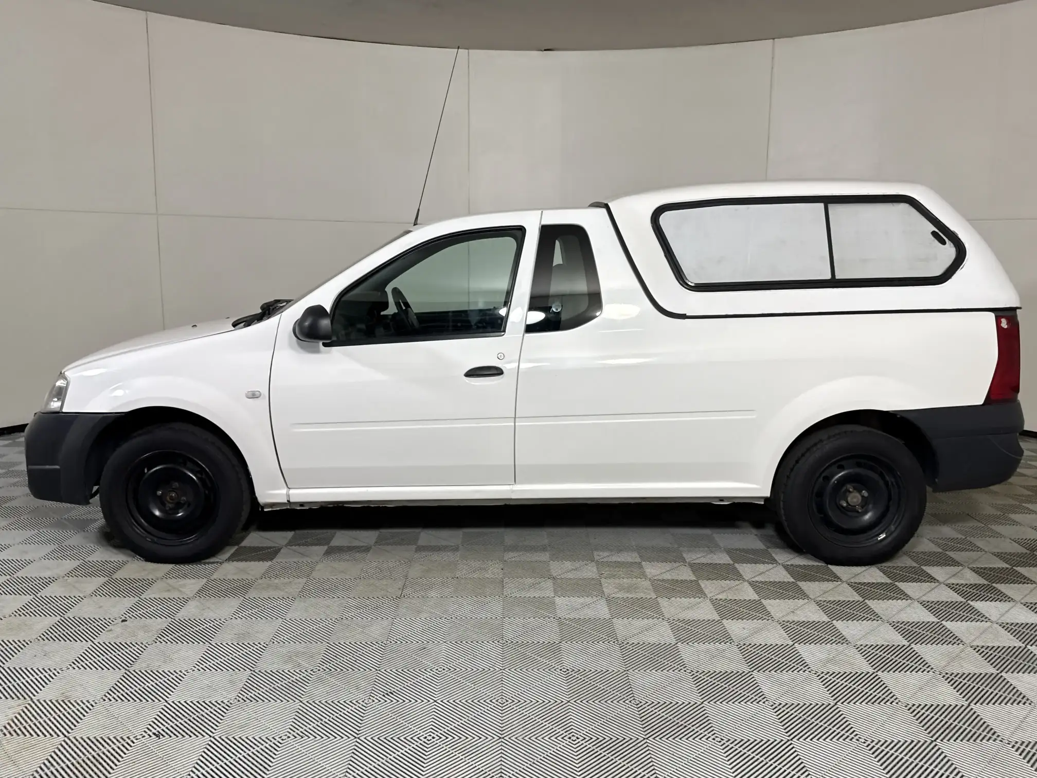 Nissan NP200
