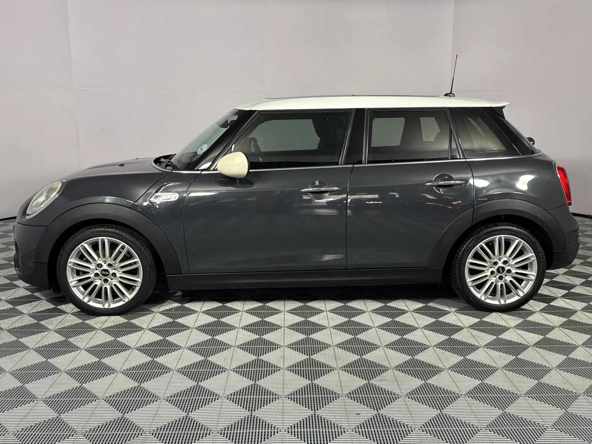 Mini Cooper 5DR