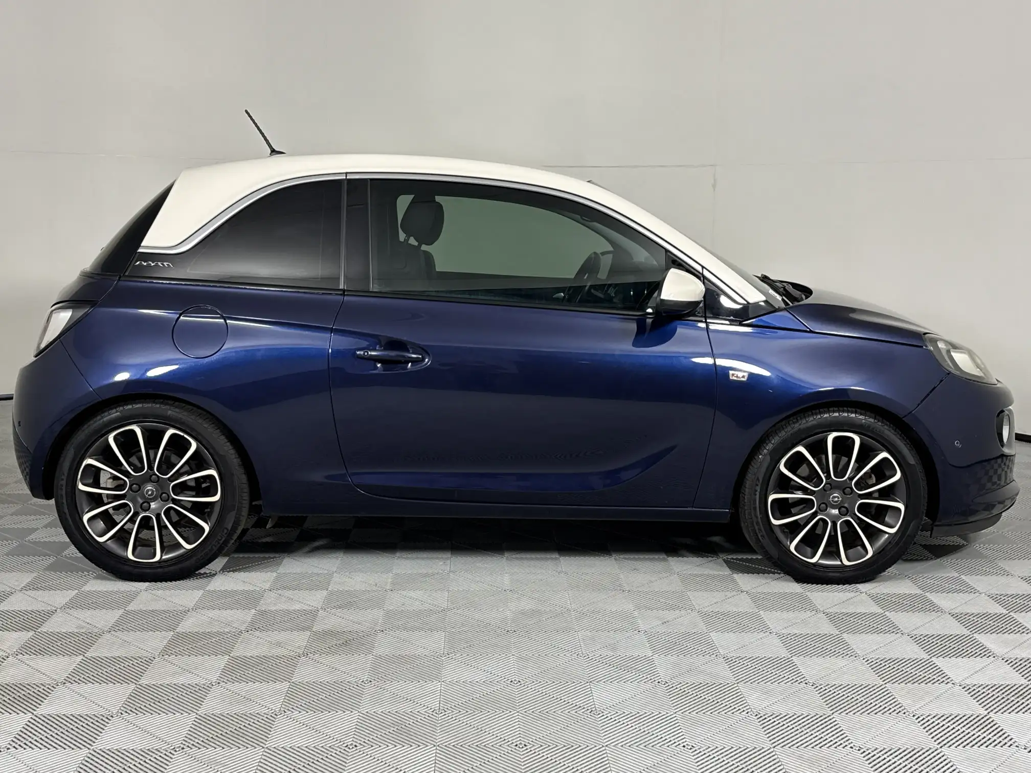Opel Adam