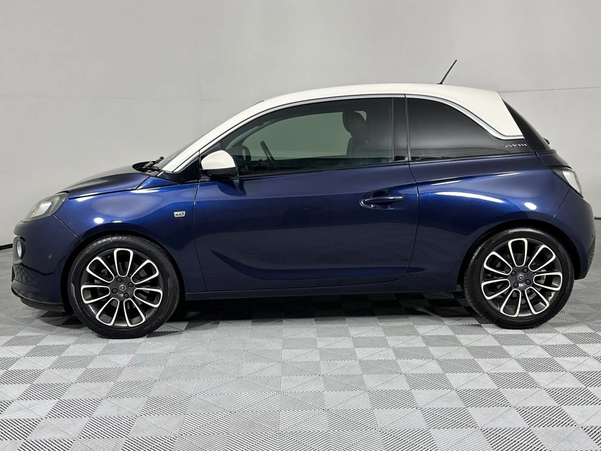 Opel Adam