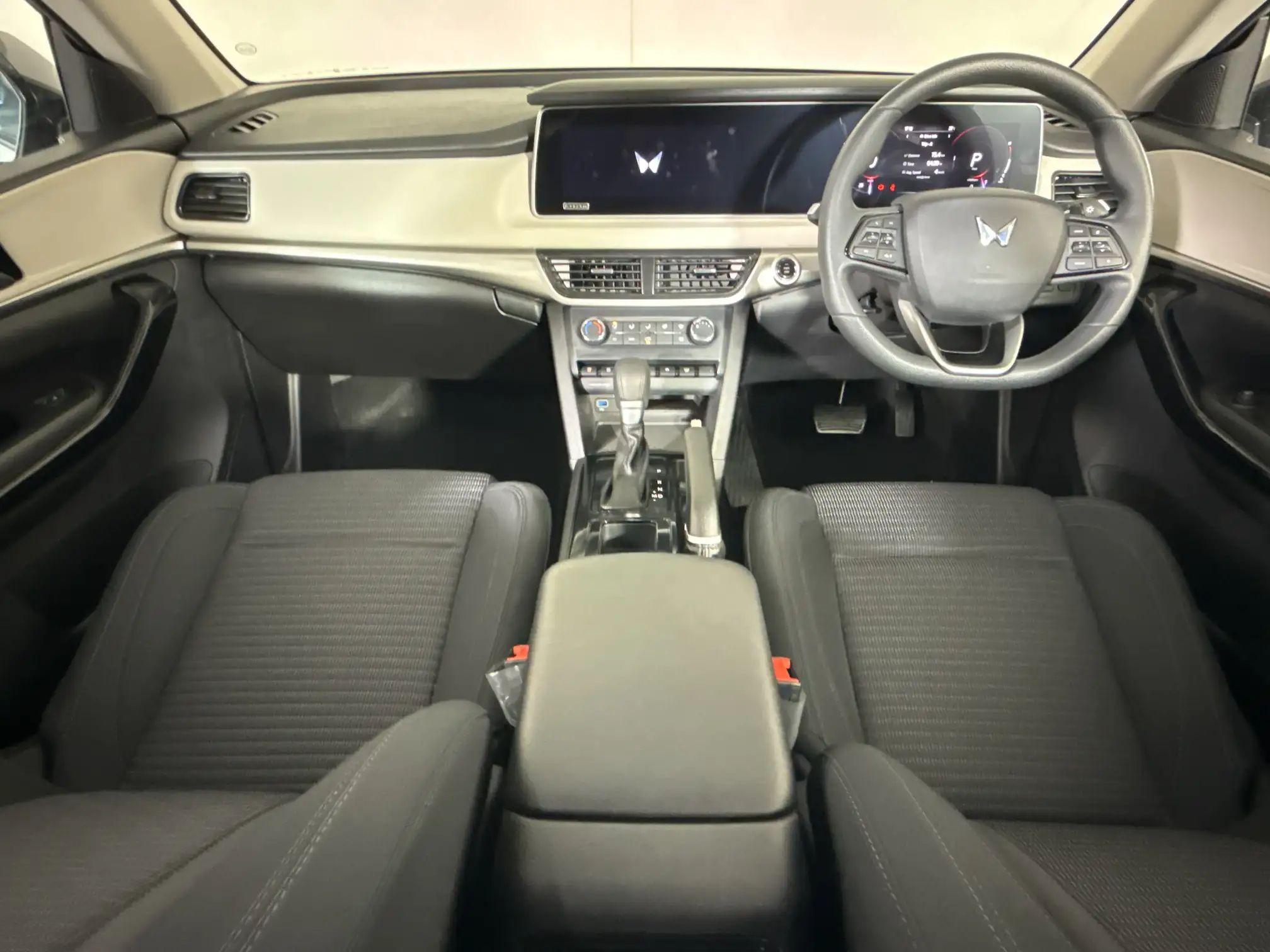 Mahindra XUV 700