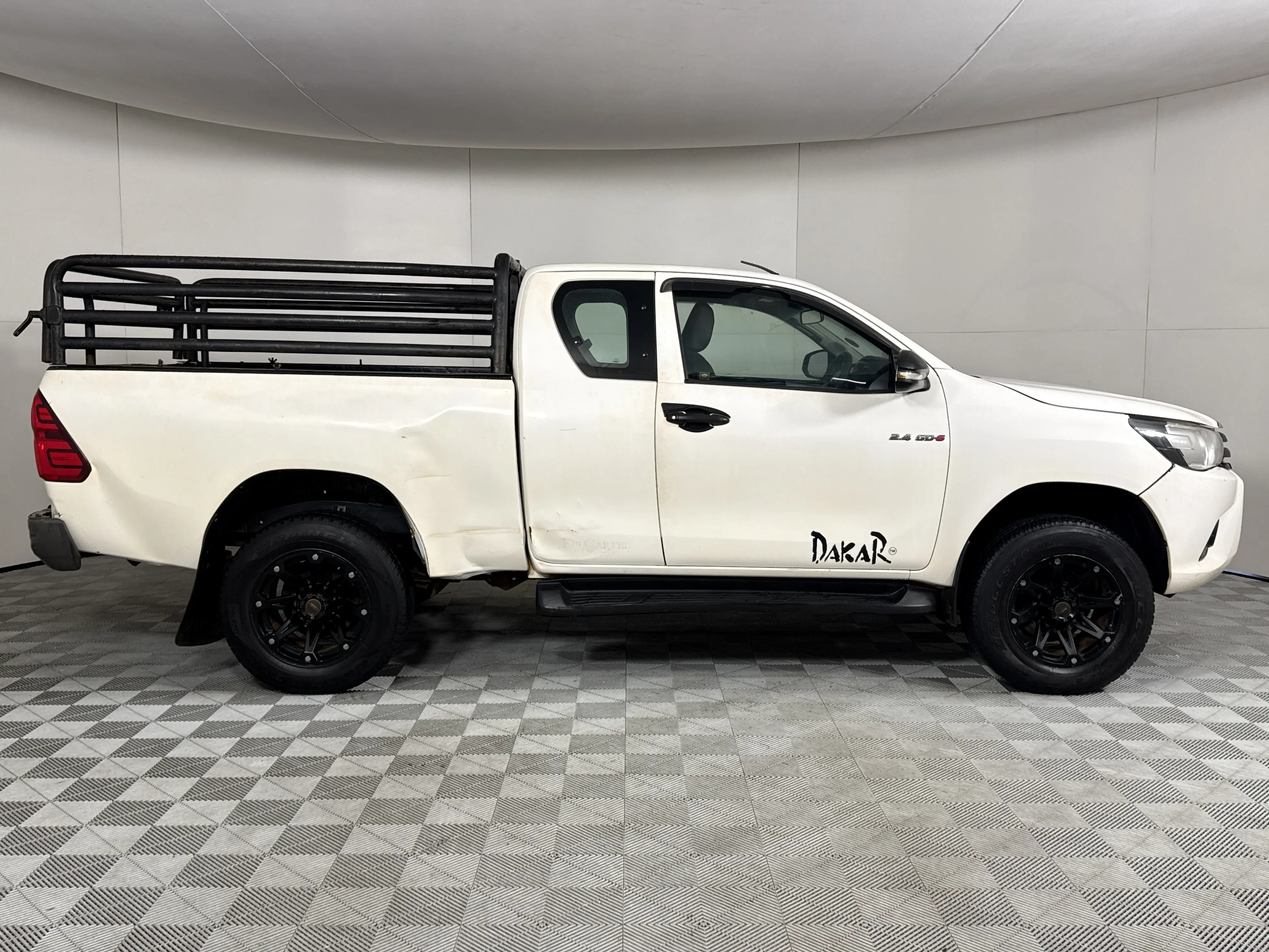 2017 Toyota Hilux 2.4 Gd-6 RB SRX Pick Up E/cab, photo 4